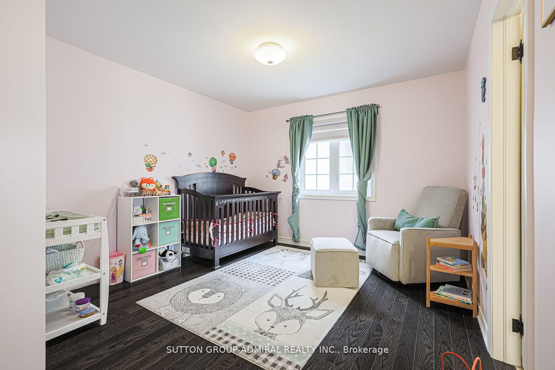 Photo 13 of 163 Heintzman Crescent, Vaughan, Patterson — HOMEH
