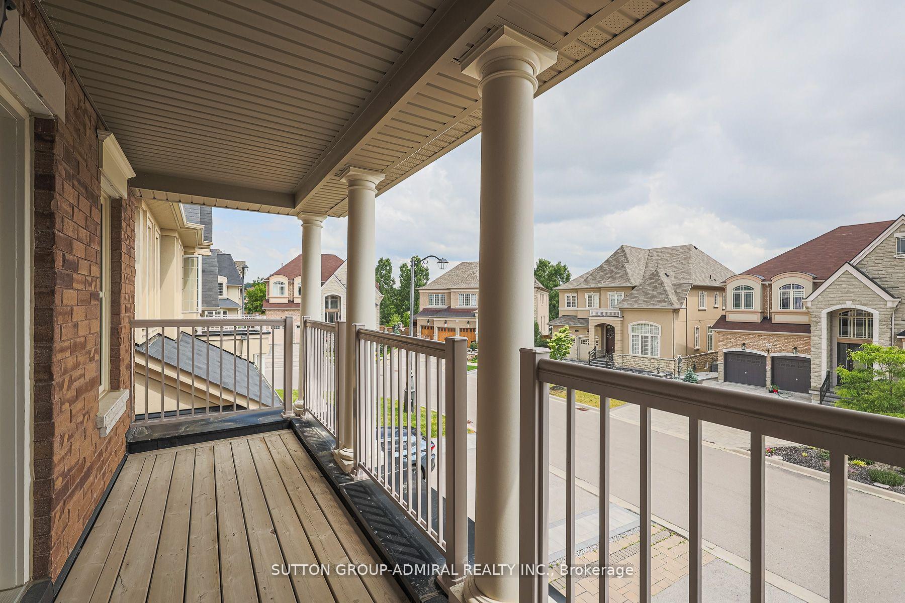 Photo 15 of 163 Heintzman Crescent, Vaughan, Patterson — HOMEH