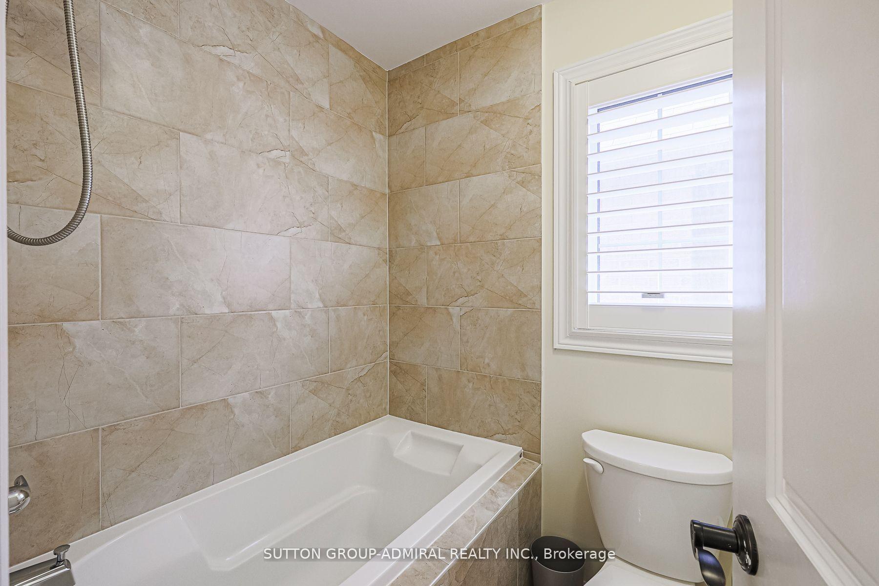 Photo 17 of 163 Heintzman Crescent, Vaughan, Patterson — HOMEH