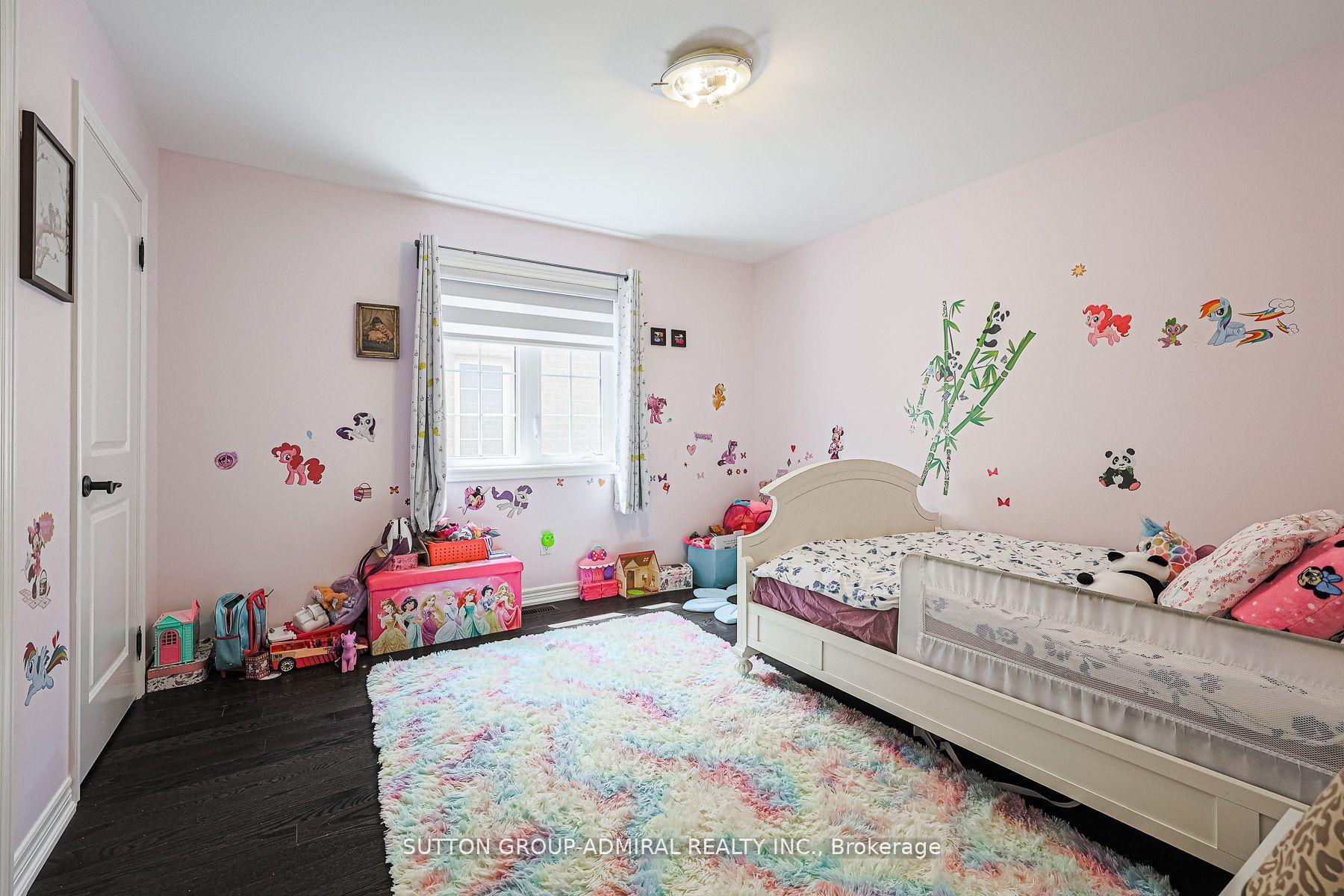 Photo 19 of 163 Heintzman Crescent, Vaughan, Patterson — HOMEH