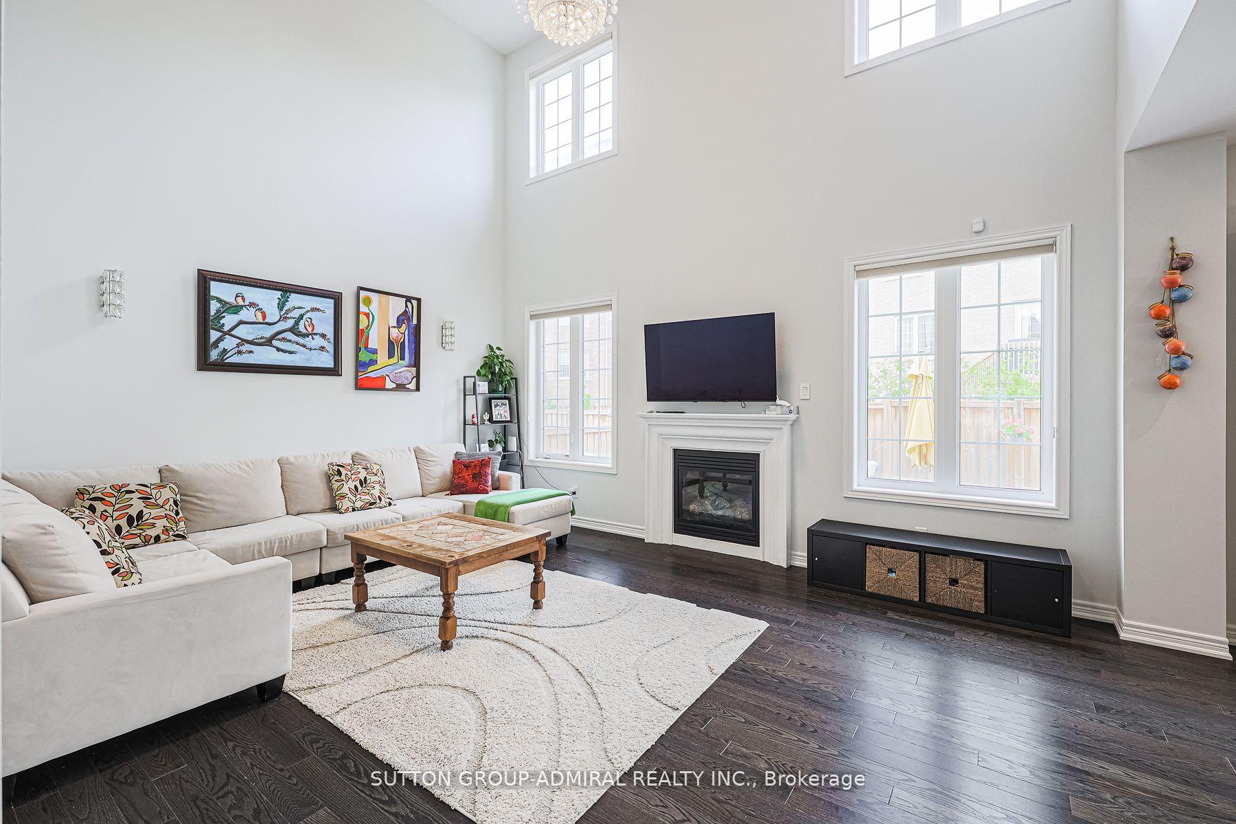 Photo 30 of 163 Heintzman Crescent, Vaughan, Patterson — HOMEH