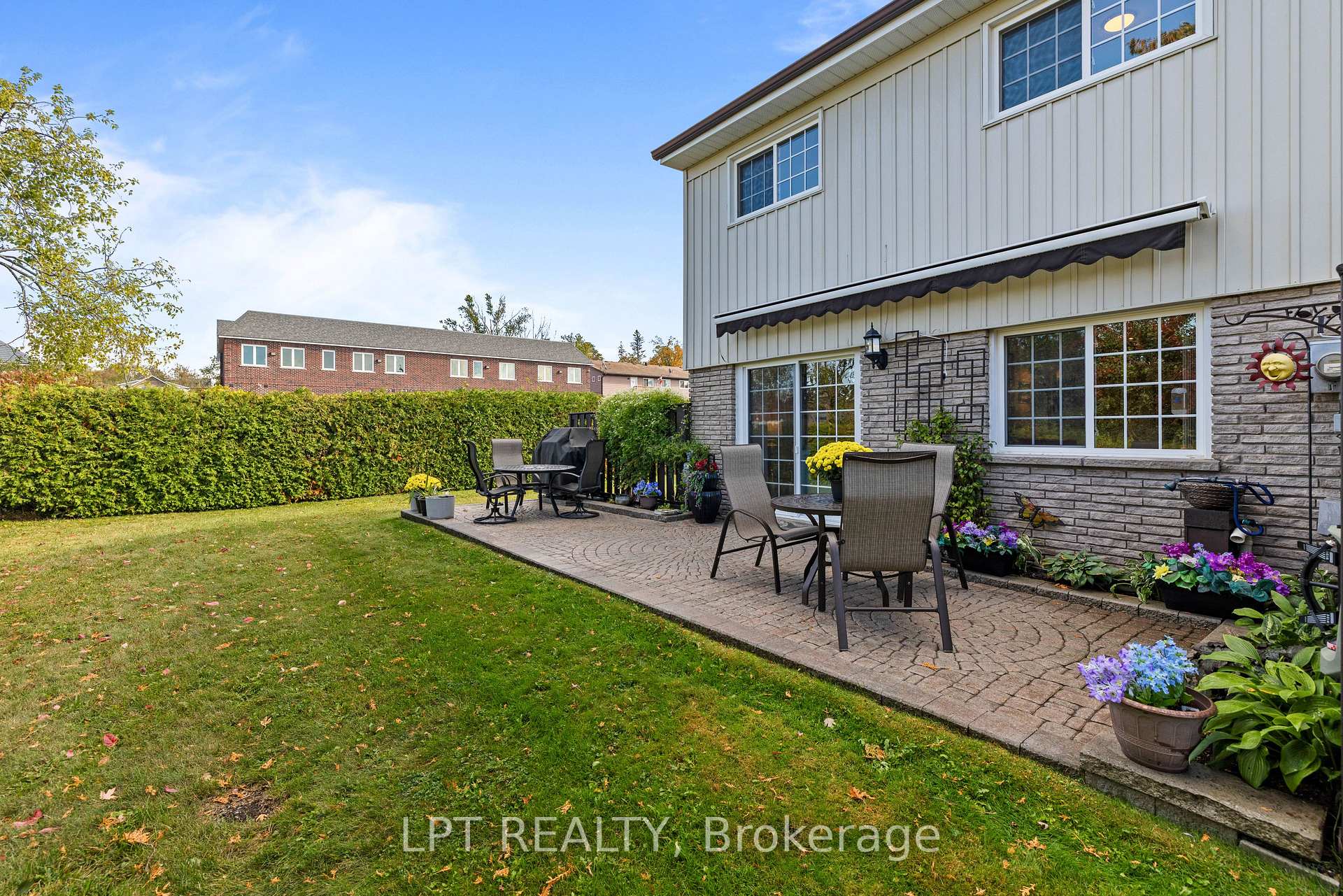 Photo 9 of Unit 16, 433 May Street, Brock, Beaverton — HOMEH