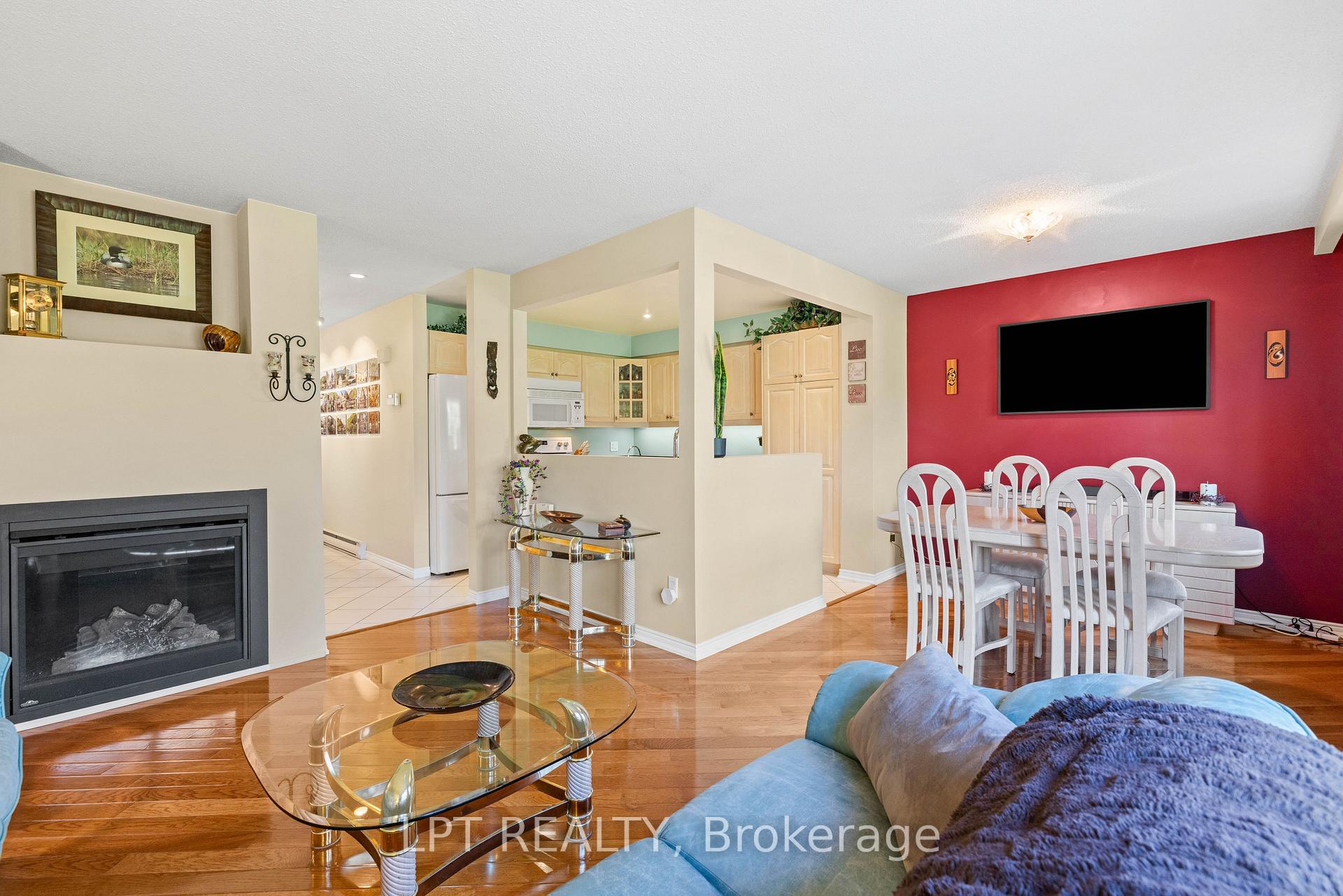 Photo 12 of Unit 16, 433 May Street, Brock, Beaverton — HOMEH