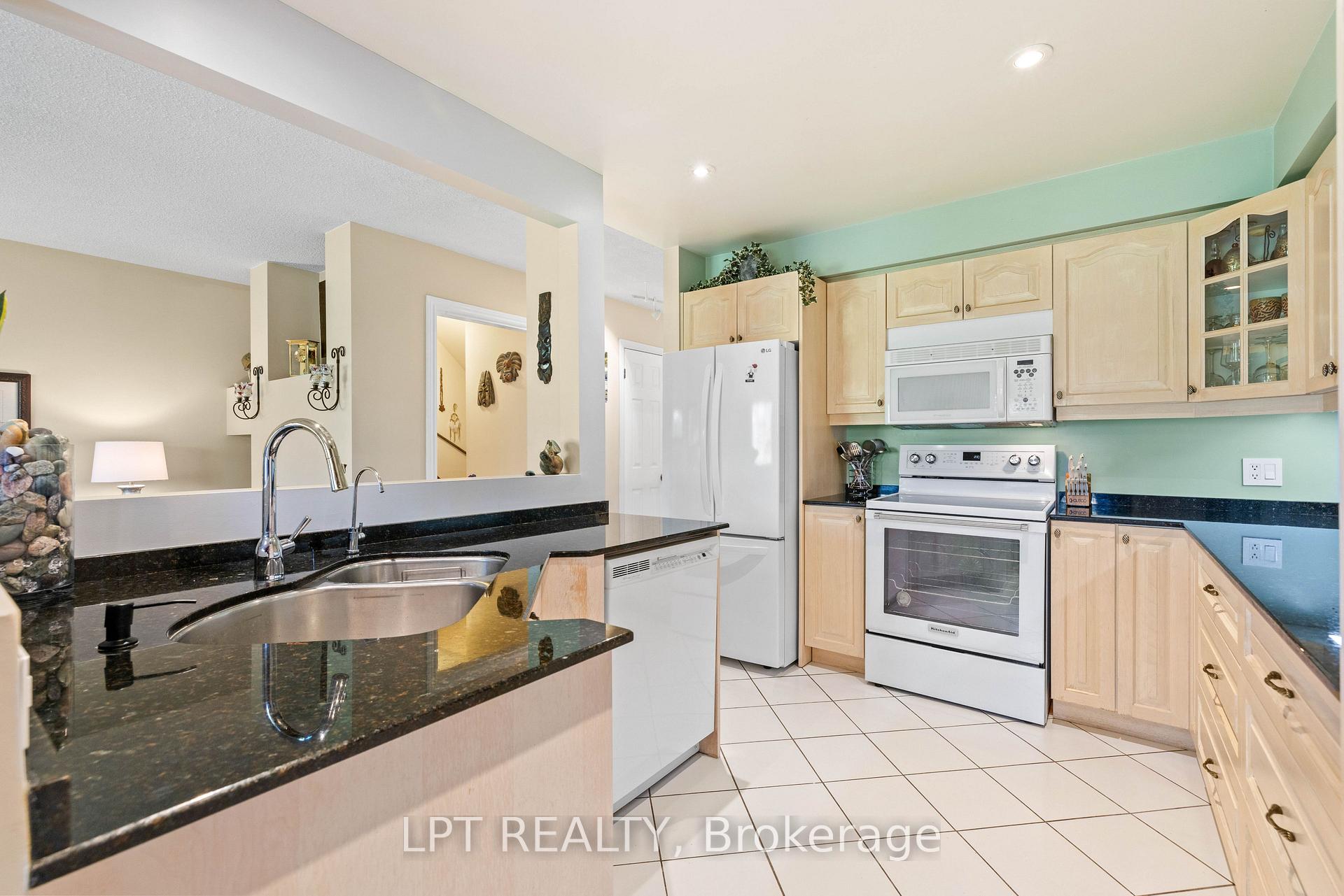 Photo 14 of Unit 16, 433 May Street, Brock, Beaverton — HOMEH