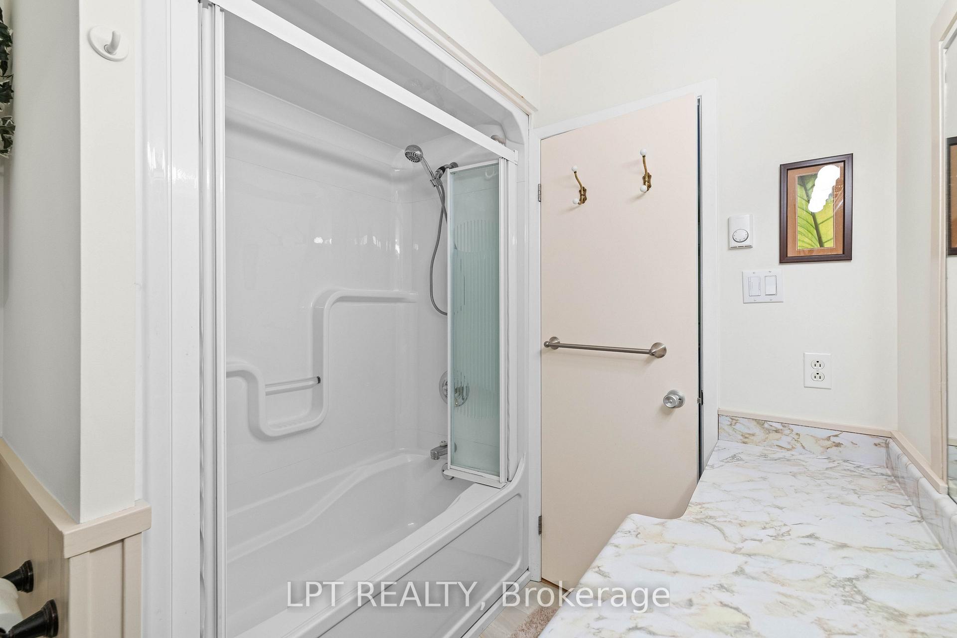 Photo 20 of Unit 16, 433 May Street, Brock, Beaverton — HOMEH
