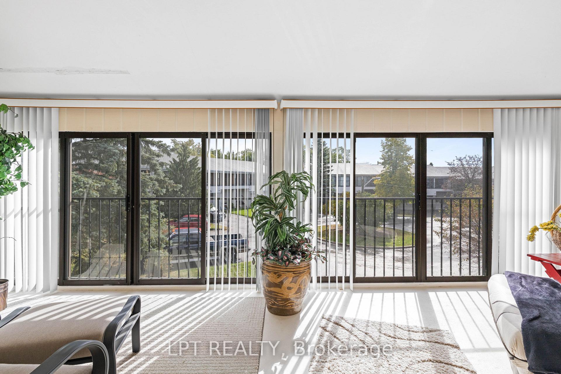 Photo 24 of Unit 16, 433 May Street, Brock, Beaverton — HOMEH