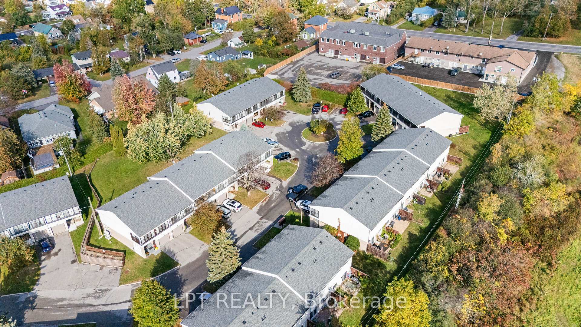 Photo 39 of Unit 16, 433 May Street, Brock, Beaverton — HOMEH