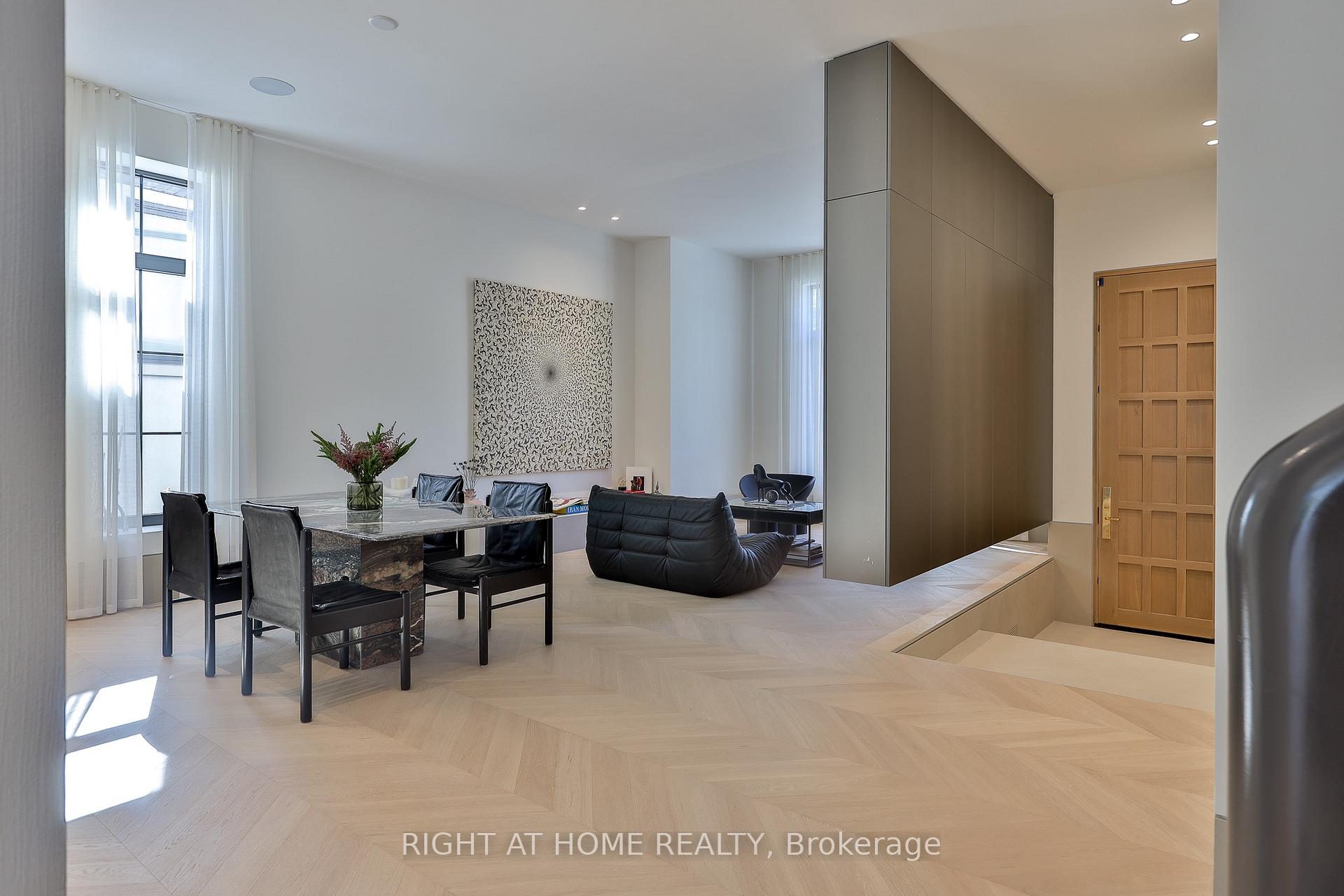 Photo 3 of 127 Yonge Boulevard, Toronto, Bedford Park-Nortown — HOMEH