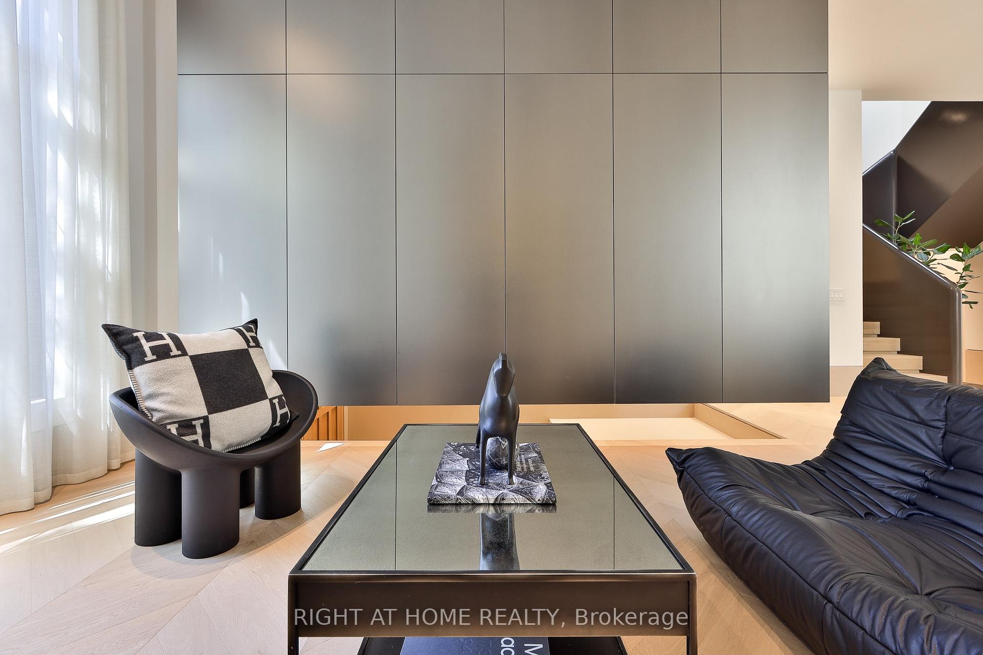 Photo 4 of 127 Yonge Boulevard, Toronto, Bedford Park-Nortown — HOMEH