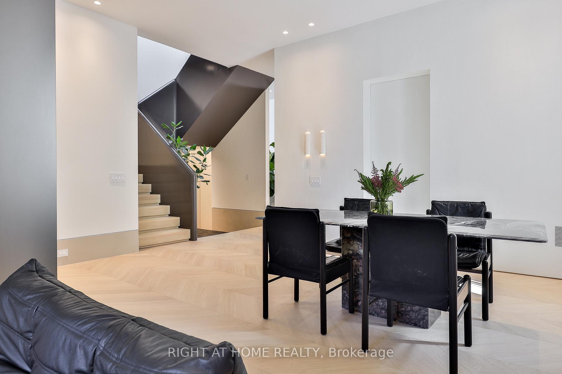 Photo 6 of 127 Yonge Boulevard, Toronto, Bedford Park-Nortown — HOMEH