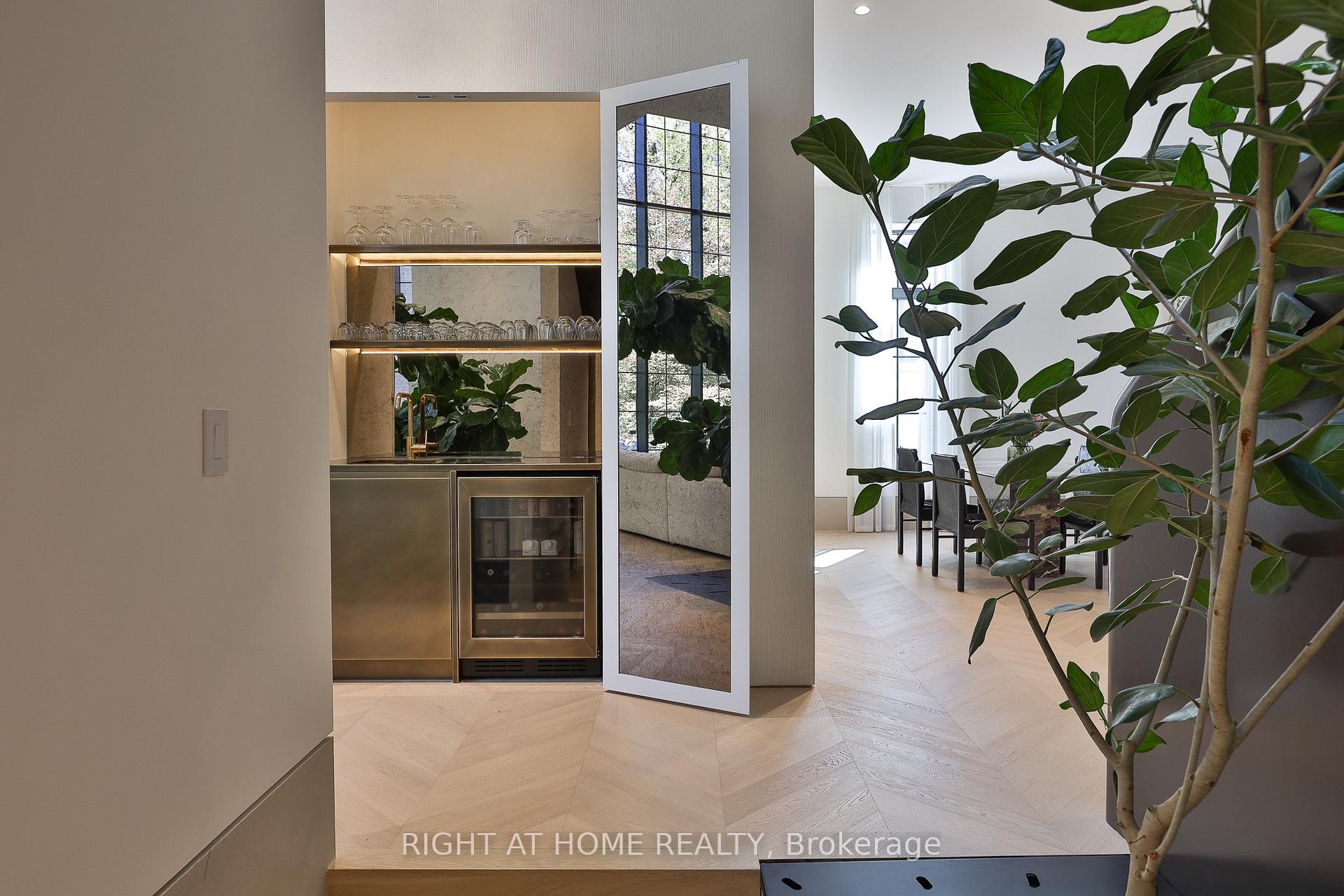 Photo 8 of 127 Yonge Boulevard, Toronto, Bedford Park-Nortown — HOMEH