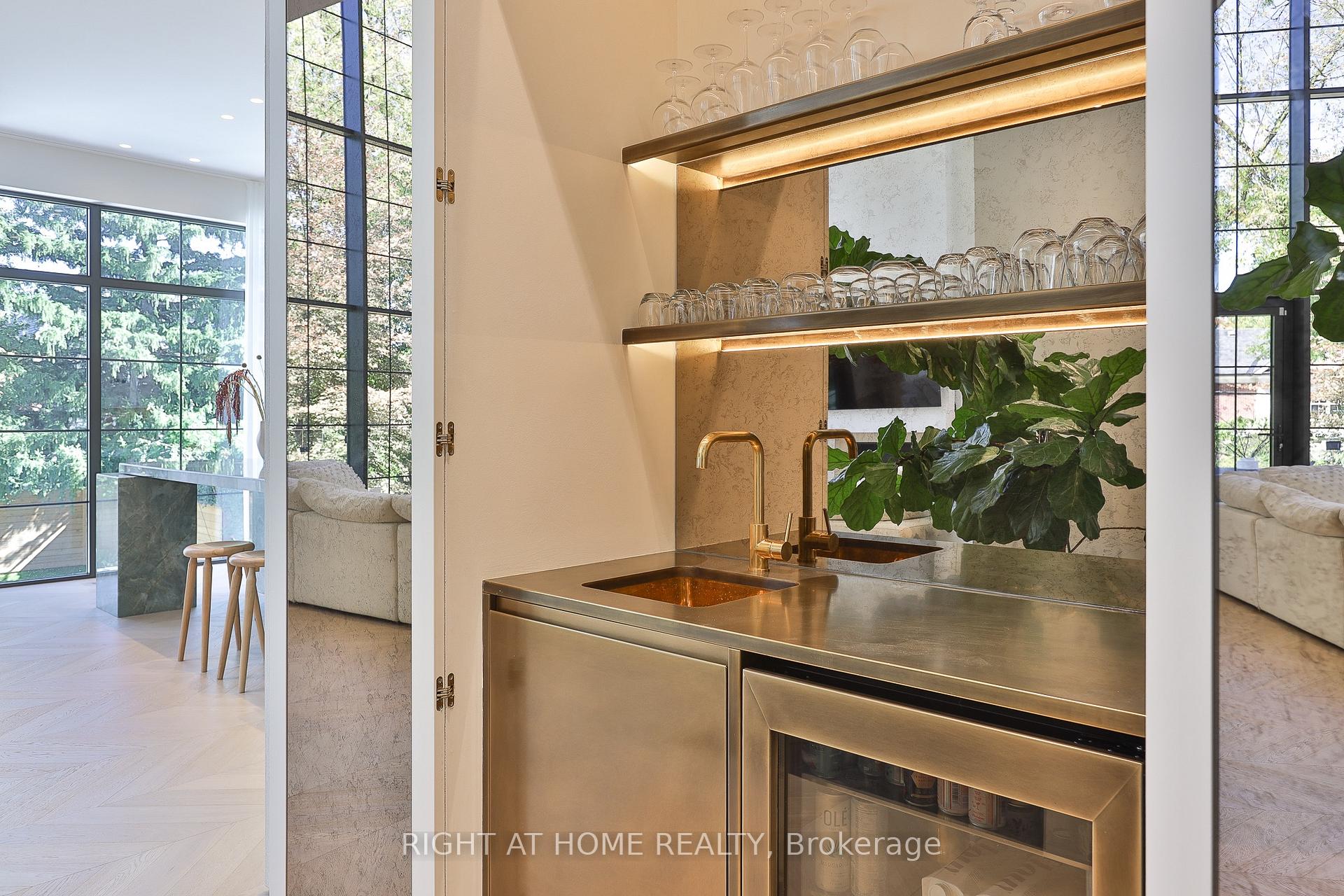 Photo 9 of 127 Yonge Boulevard, Toronto, Bedford Park-Nortown — HOMEH
