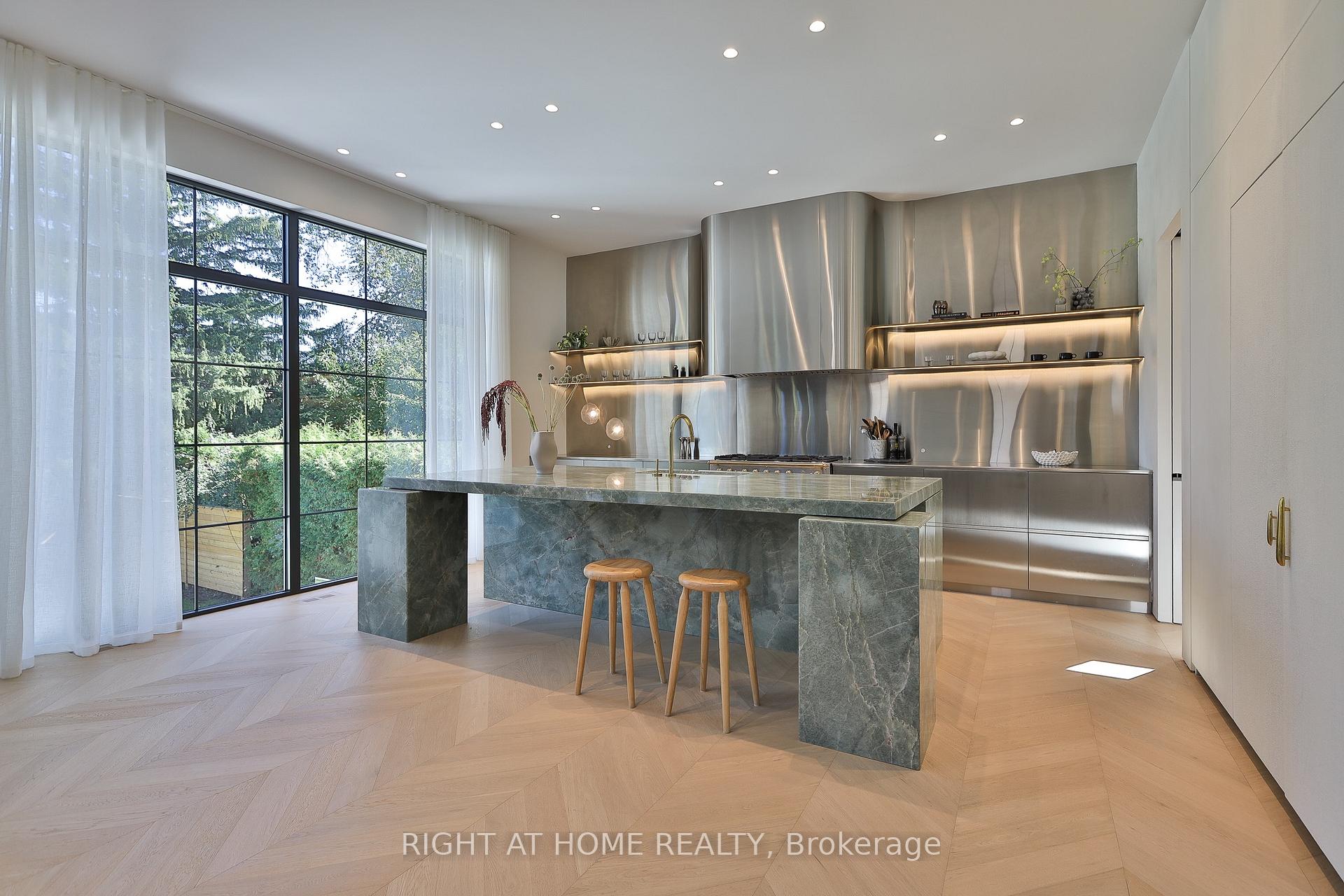 Photo 10 of 127 Yonge Boulevard, Toronto, Bedford Park-Nortown — HOMEH