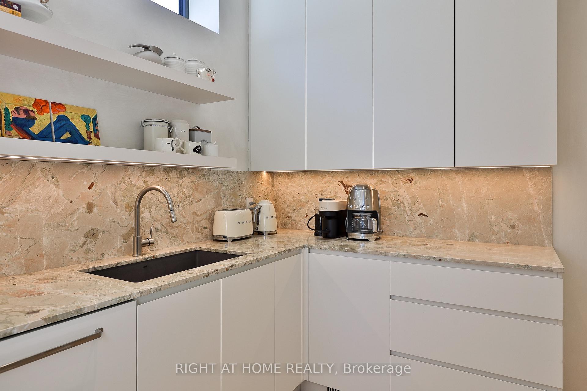 Photo 14 of 127 Yonge Boulevard, Toronto, Bedford Park-Nortown — HOMEH