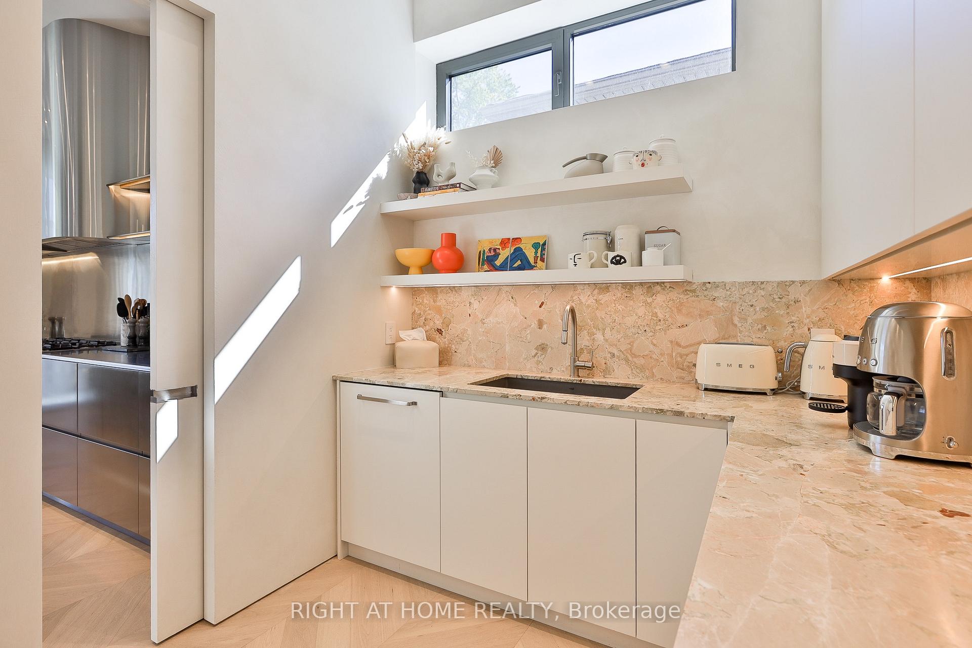 Photo 15 of 127 Yonge Boulevard, Toronto, Bedford Park-Nortown — HOMEH