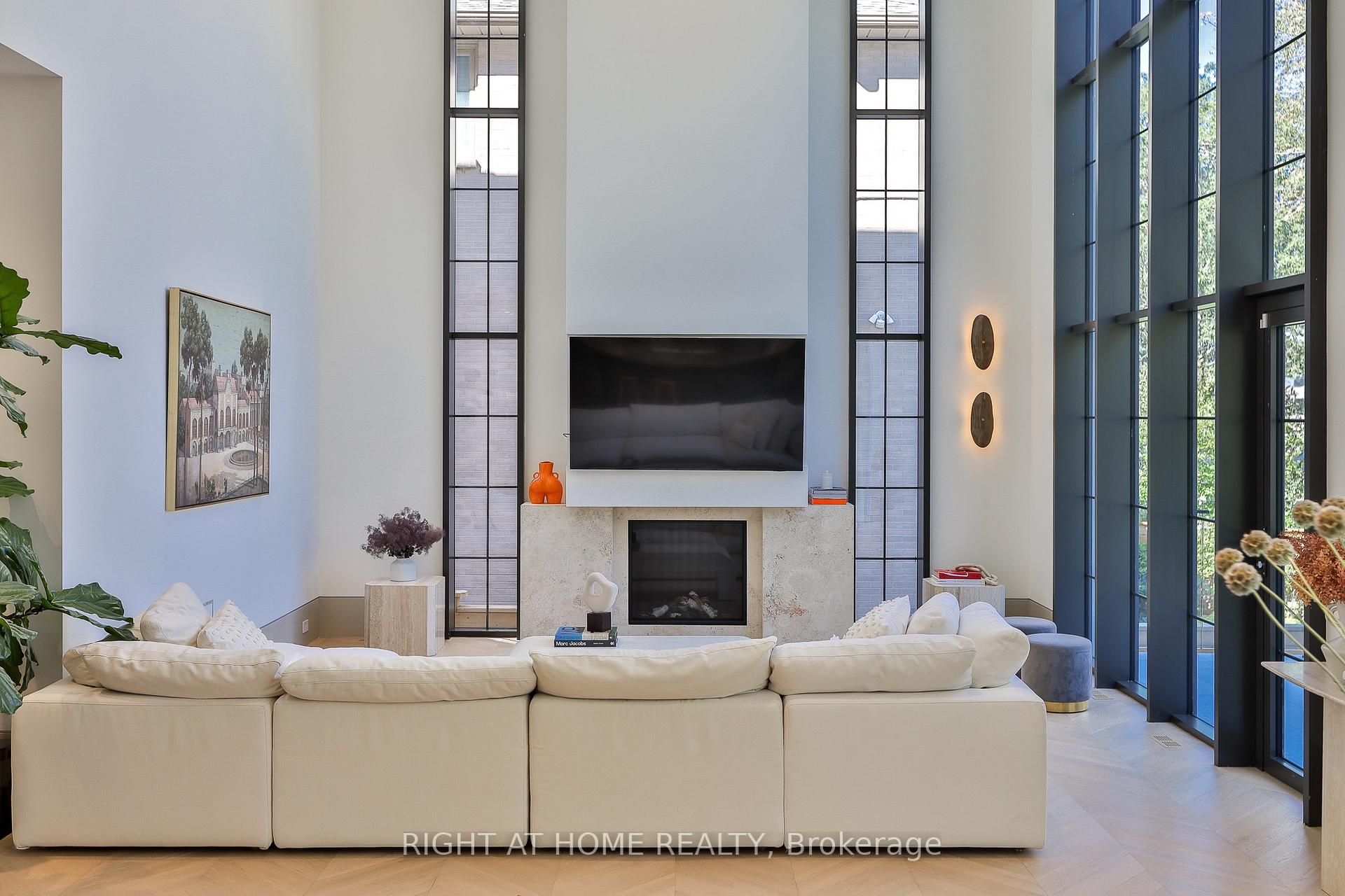 Photo 16 of 127 Yonge Boulevard, Toronto, Bedford Park-Nortown — HOMEH