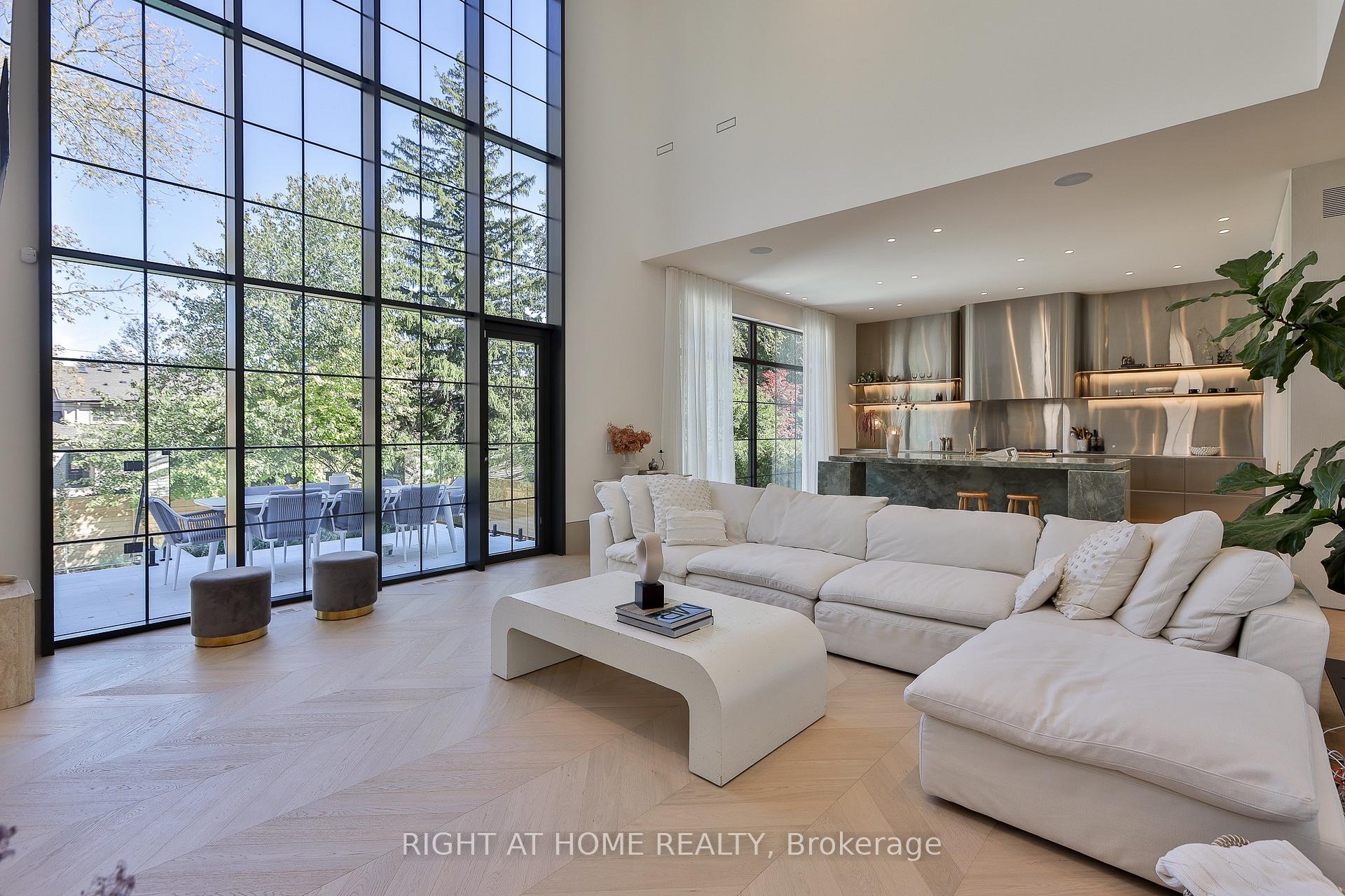 Photo 17 of 127 Yonge Boulevard, Toronto, Bedford Park-Nortown — HOMEH