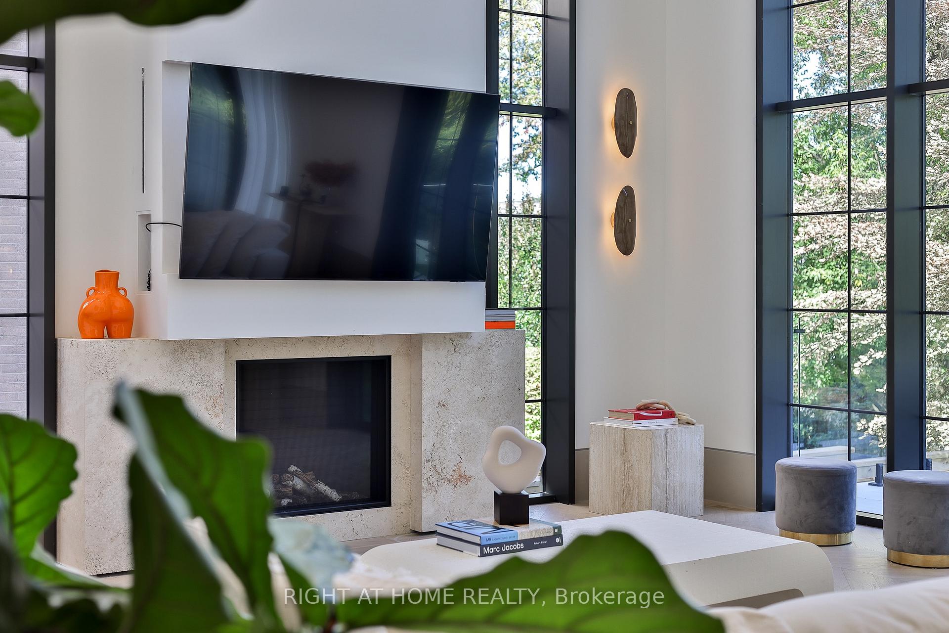 Photo 18 of 127 Yonge Boulevard, Toronto, Bedford Park-Nortown — HOMEH
