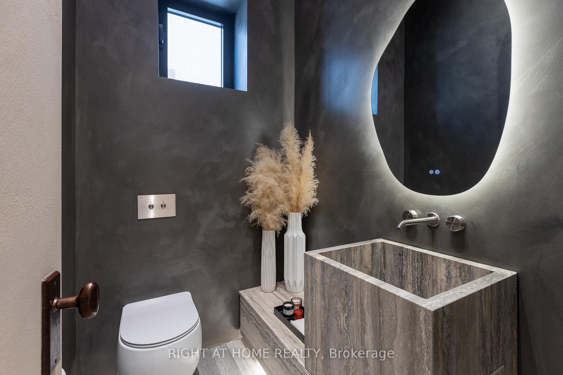 Photo 25 of 127 Yonge Boulevard, Toronto, Bedford Park-Nortown — HOMEH