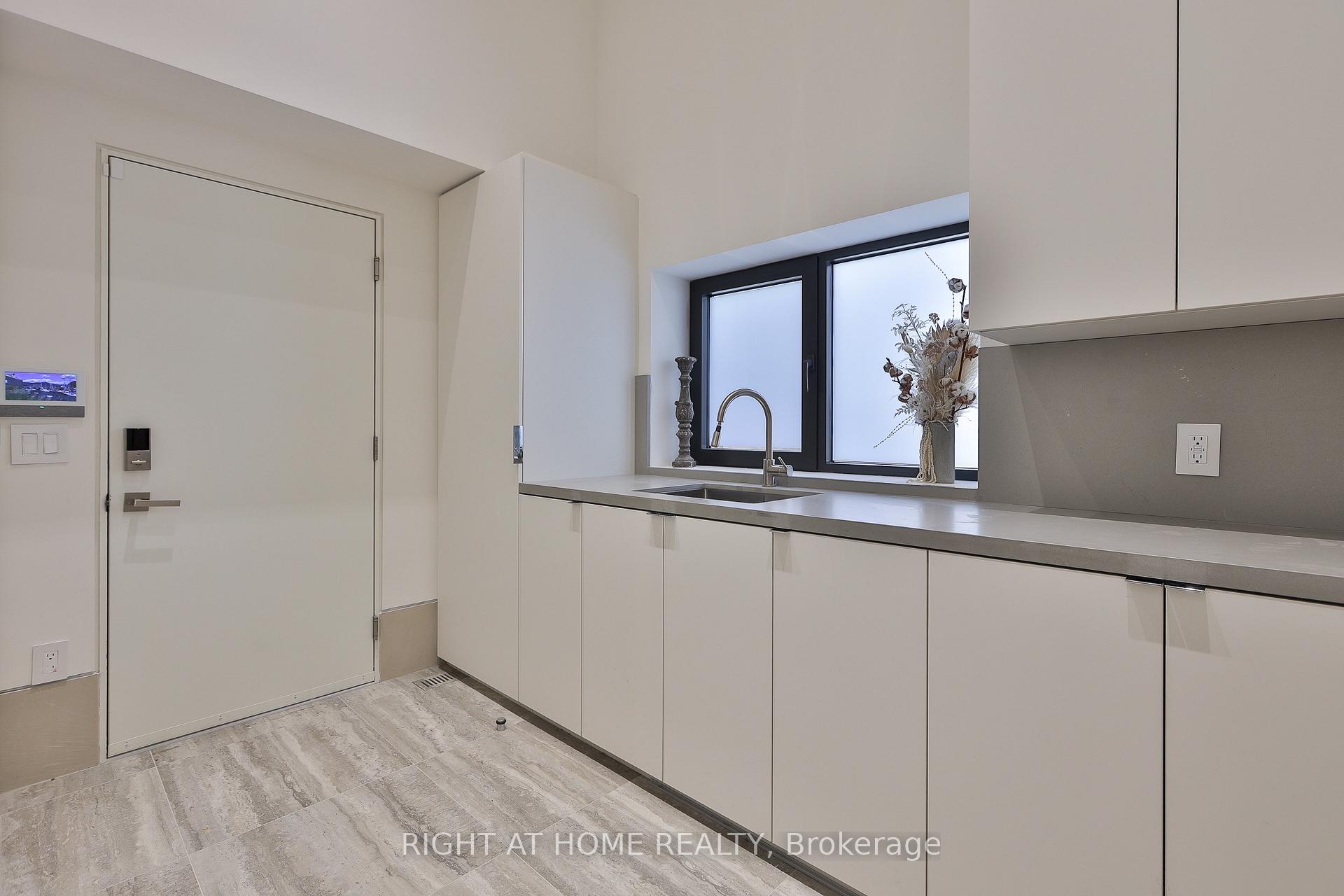 Photo 26 of 127 Yonge Boulevard, Toronto, Bedford Park-Nortown — HOMEH