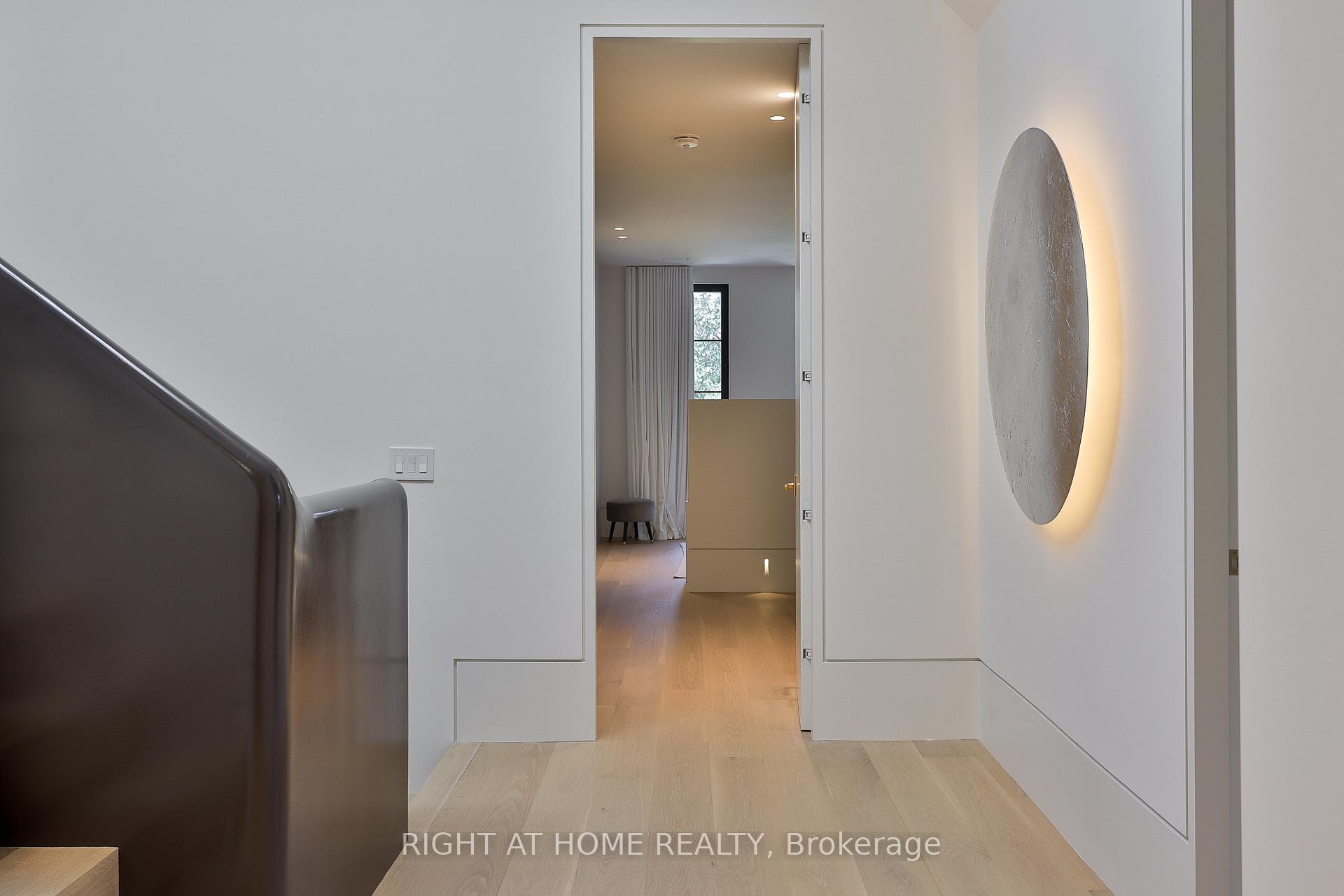 Photo 29 of 127 Yonge Boulevard, Toronto, Bedford Park-Nortown — HOMEH
