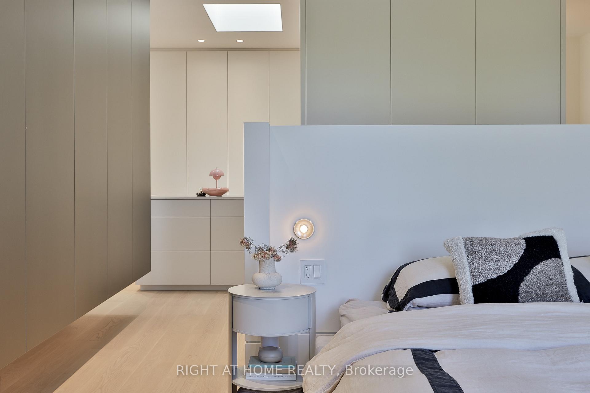 Photo 36 of 127 Yonge Boulevard, Toronto, Bedford Park-Nortown — HOMEH