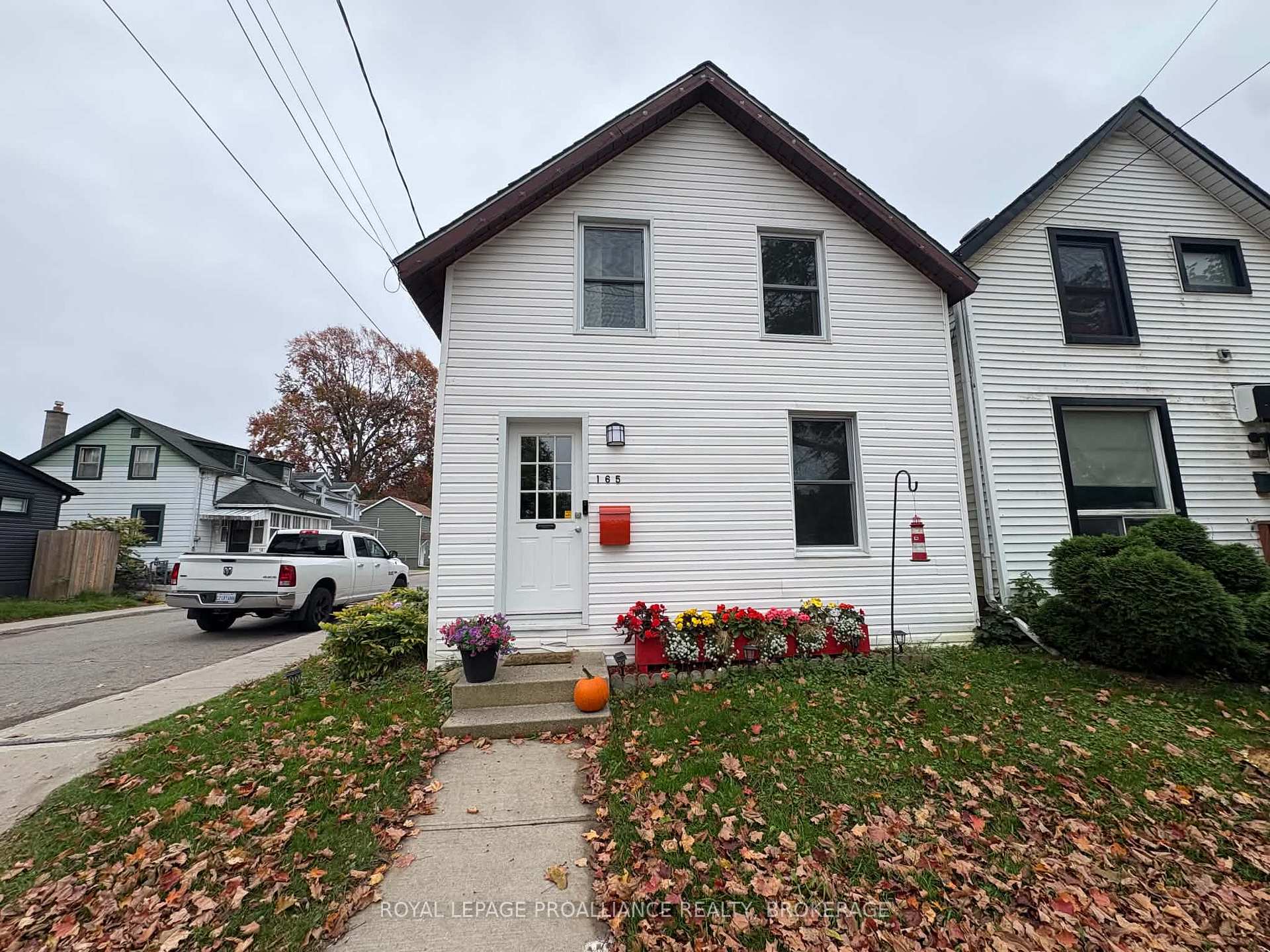 Photo of 165 Pearl Street W