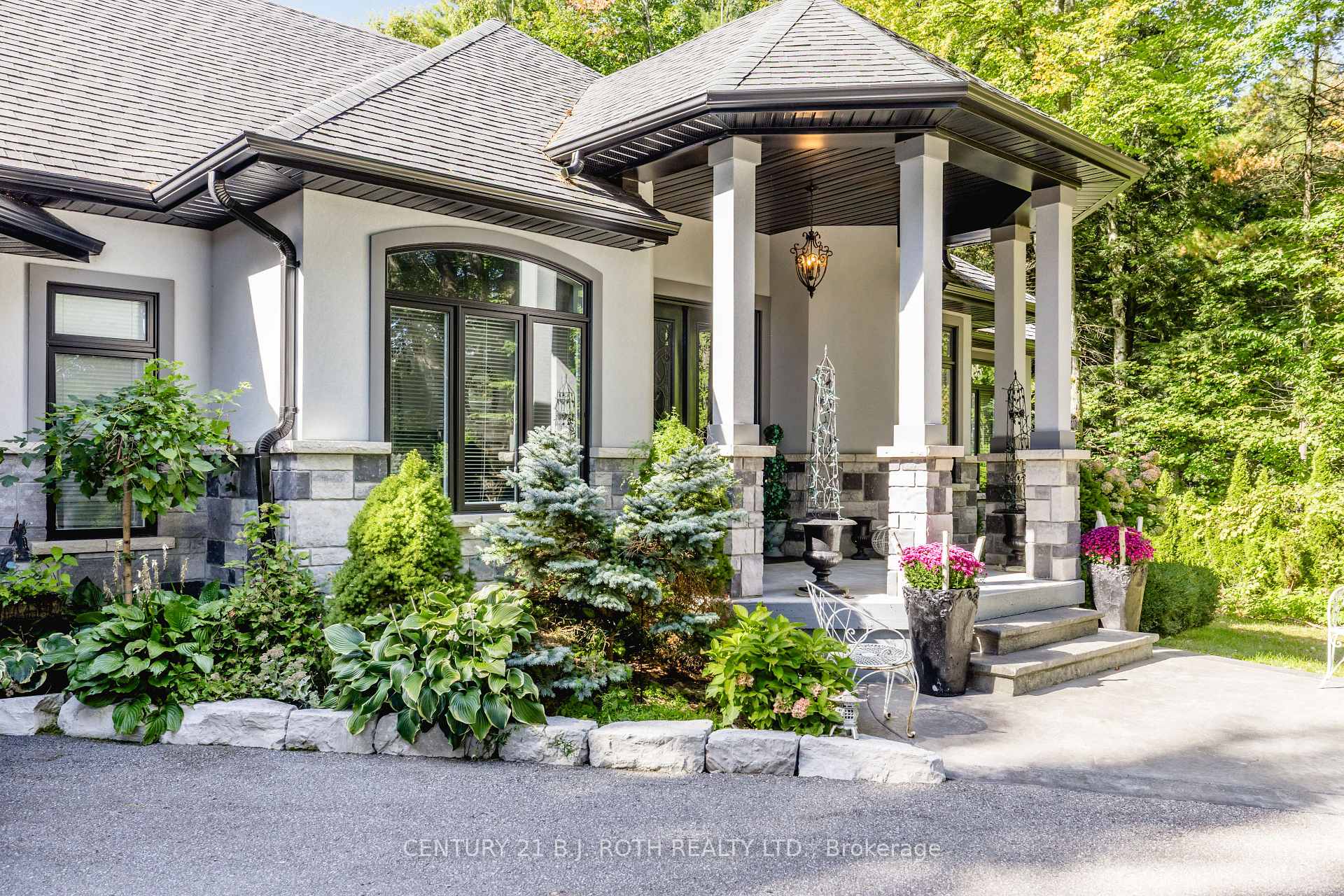 Photo 2 of 2 Sycamore Circle, Springwater, Rural Springwater — HOMEH