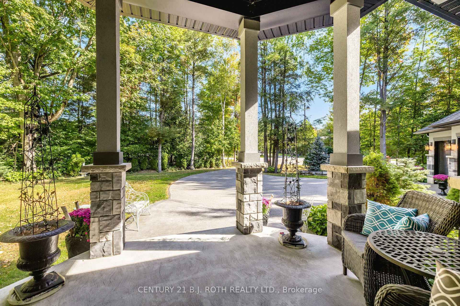 Photo 4 of 2 Sycamore Circle, Springwater, Rural Springwater — HOMEH
