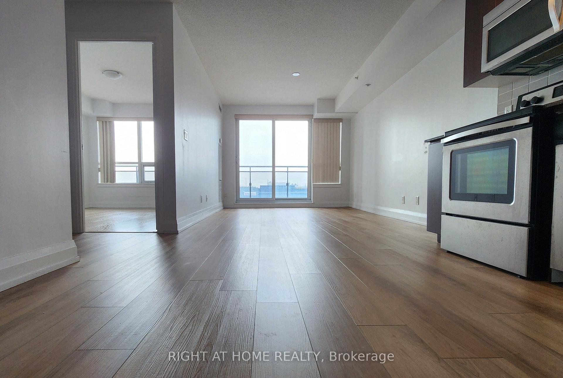 Photo of Unit 817, 370 Highway 7 Avenue E