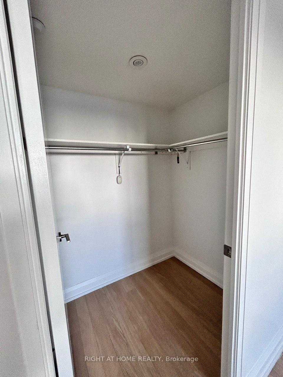 Photo 7 of Unit 817, 370 Highway 7 Avenue E, Richmond Hill, Doncrest — HOMEH