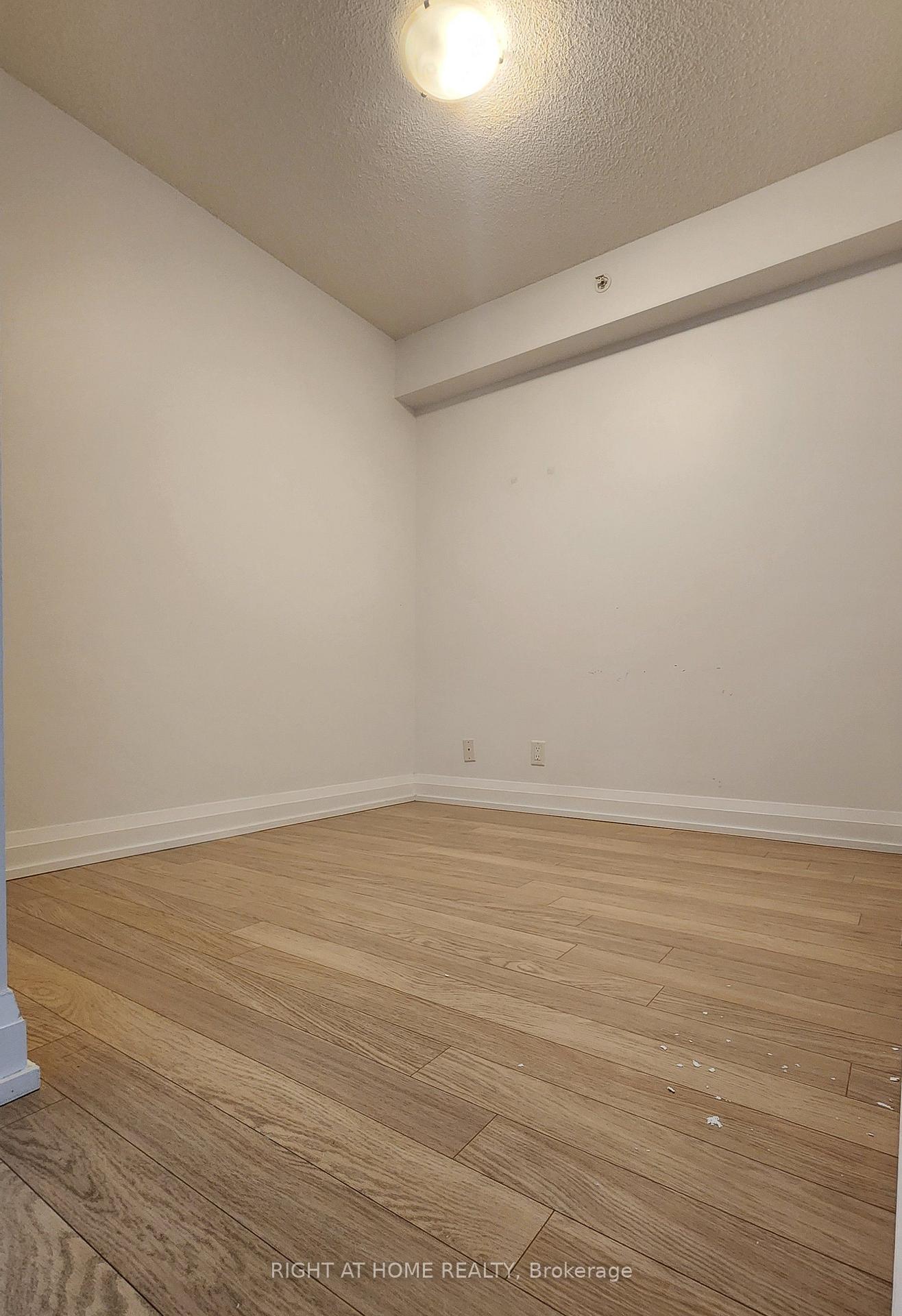 Photo 12 of Unit 817, 370 Highway 7 Avenue E, Richmond Hill, Doncrest — HOMEH