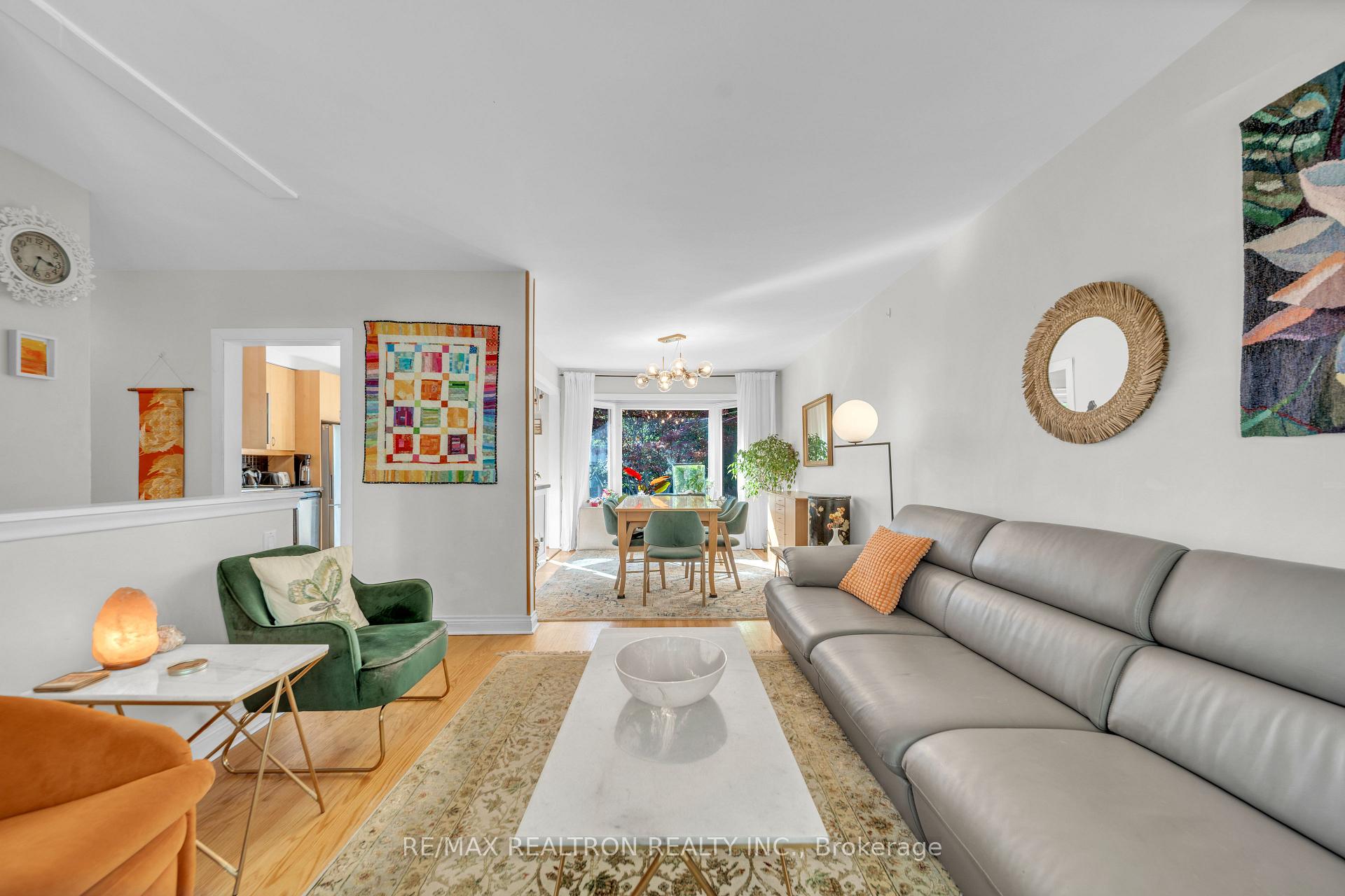 Photo 10 of 79 Paperbirch Drive, North York, Banbury-Don Mills — HOMEH