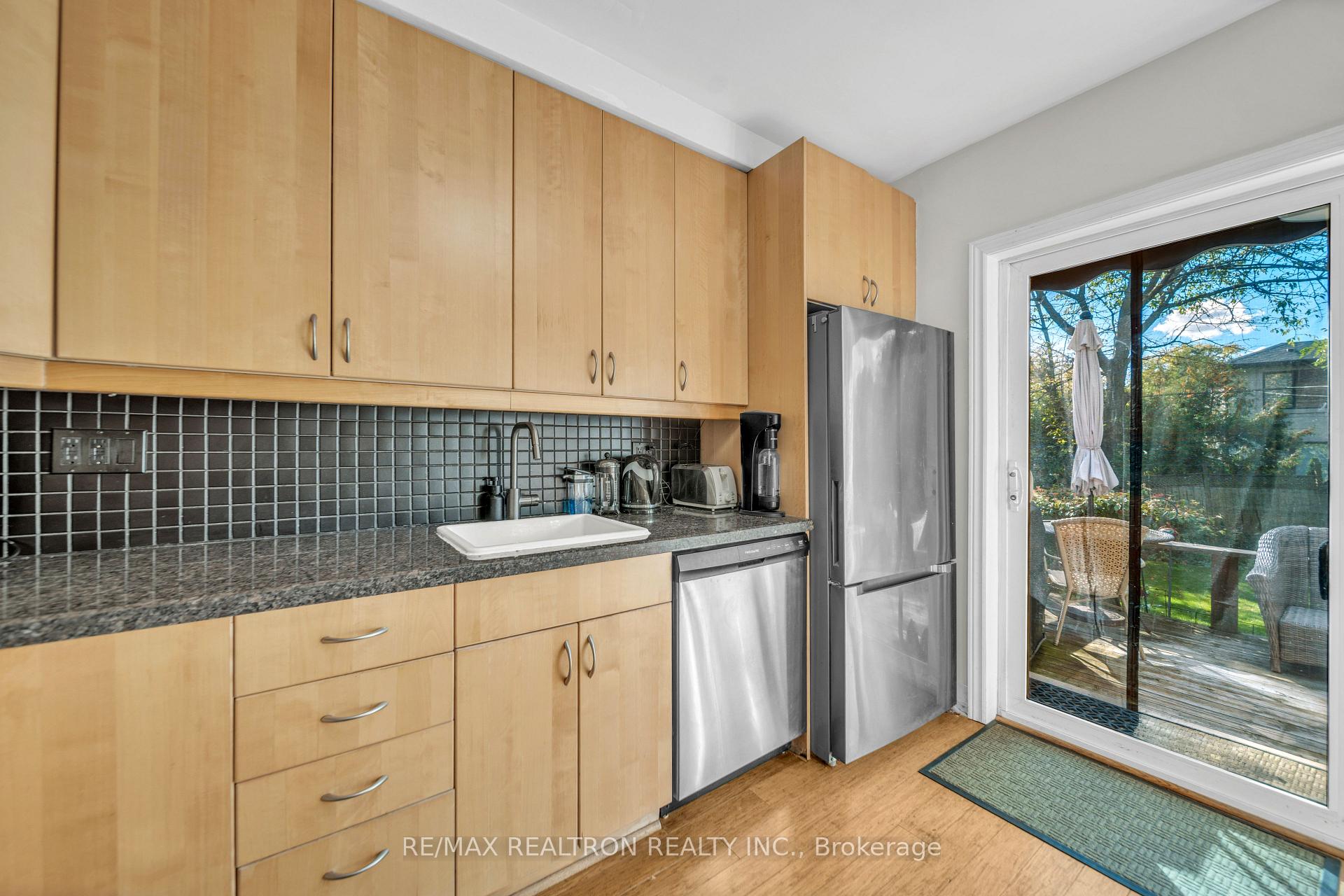 Photo 14 of 79 Paperbirch Drive, North York, Banbury-Don Mills — HOMEH