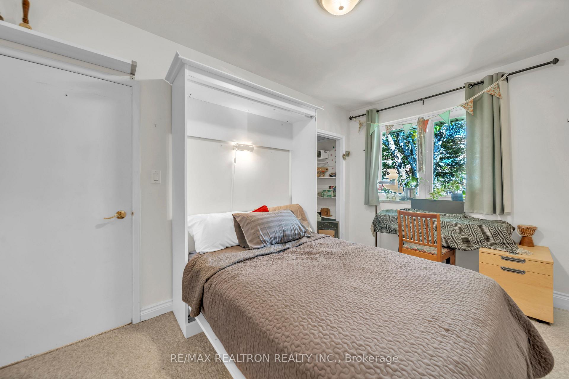 Photo 20 of 79 Paperbirch Drive, North York, Banbury-Don Mills — HOMEH
