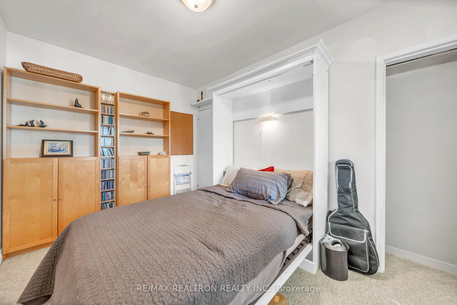 Photo 21 of 79 Paperbirch Drive, North York, Banbury-Don Mills — HOMEH