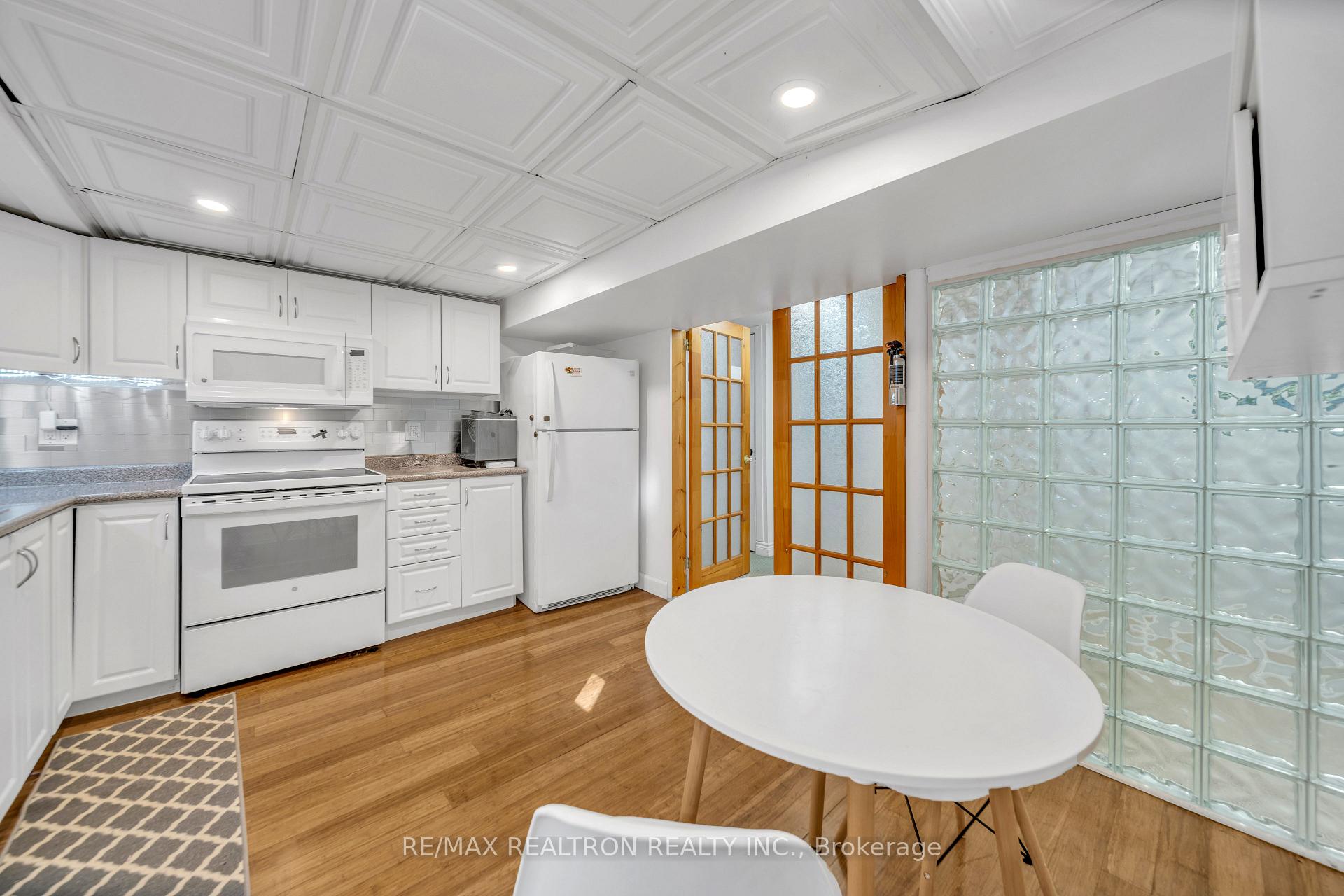 Photo 28 of 79 Paperbirch Drive, North York, Banbury-Don Mills — HOMEH