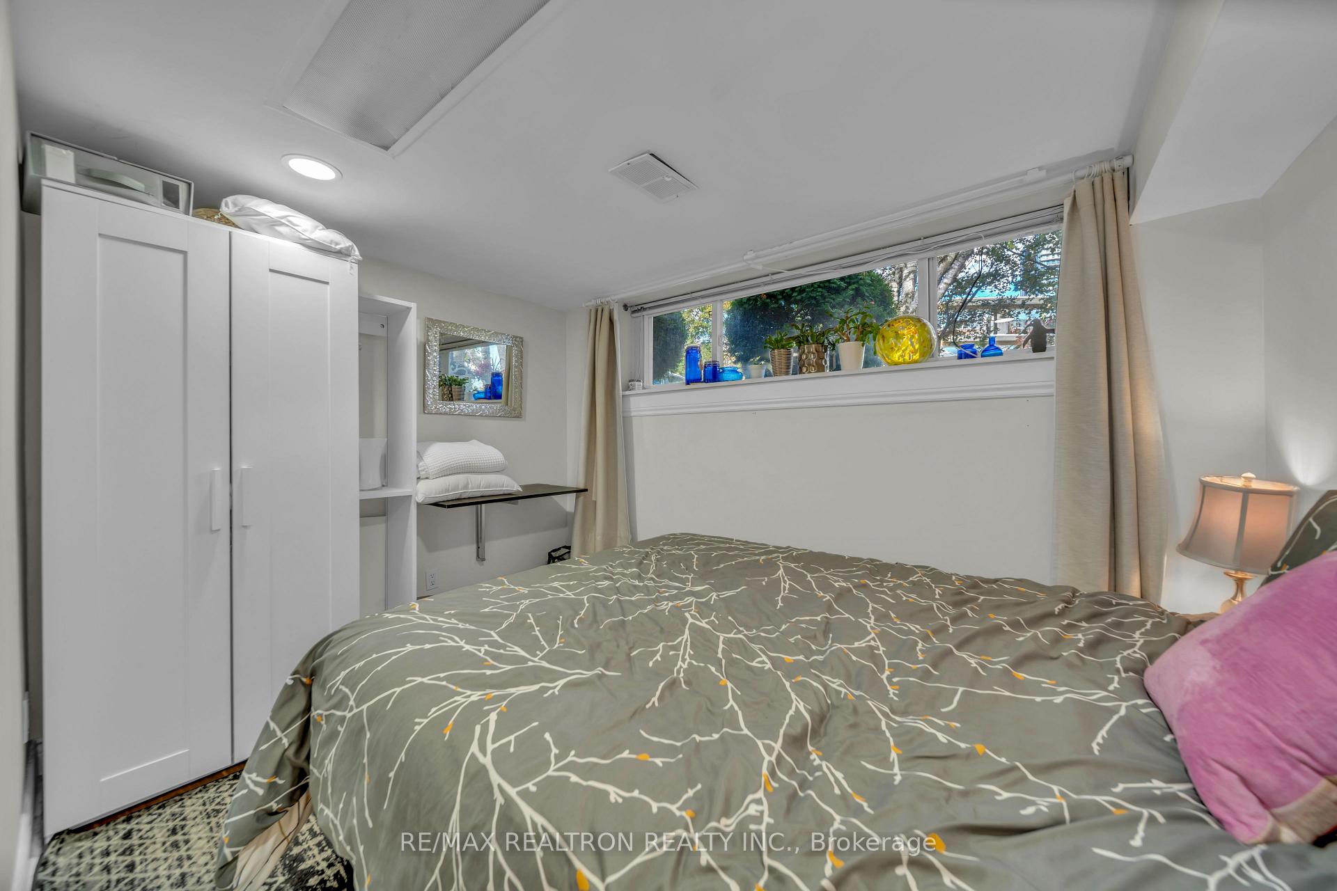 Photo 30 of 79 Paperbirch Drive, North York, Banbury-Don Mills — HOMEH