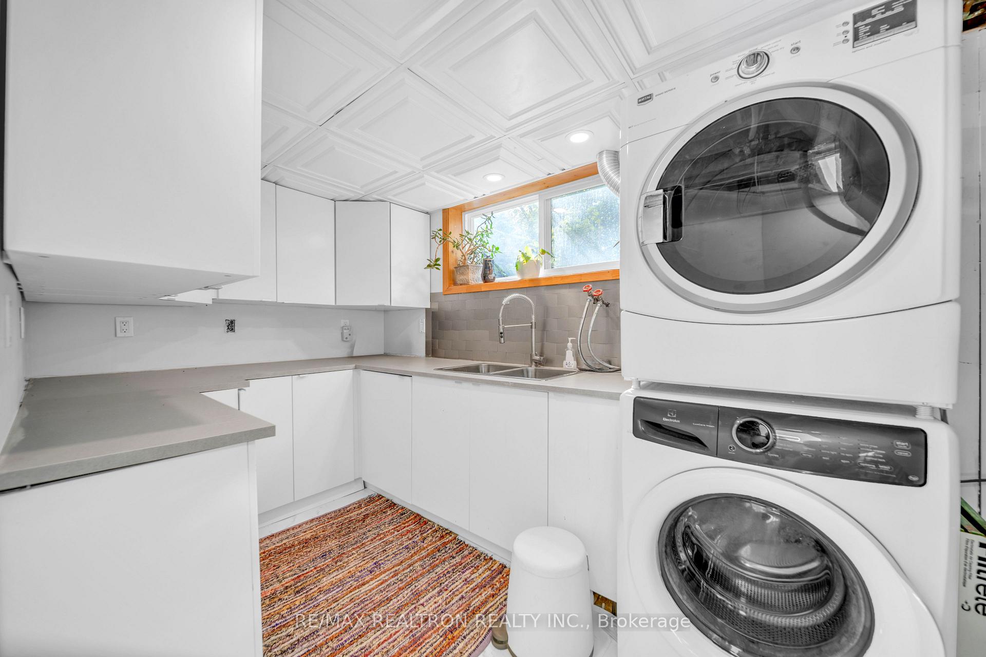 Photo 35 of 79 Paperbirch Drive, North York, Banbury-Don Mills — HOMEH