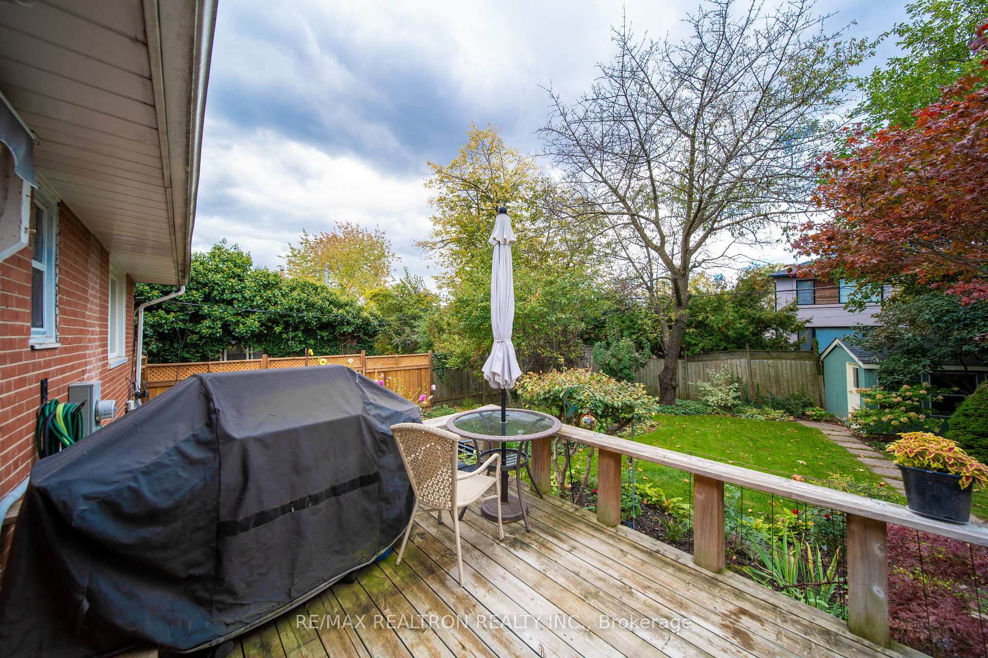 Photo 38 of 79 Paperbirch Drive, North York, Banbury-Don Mills — HOMEH