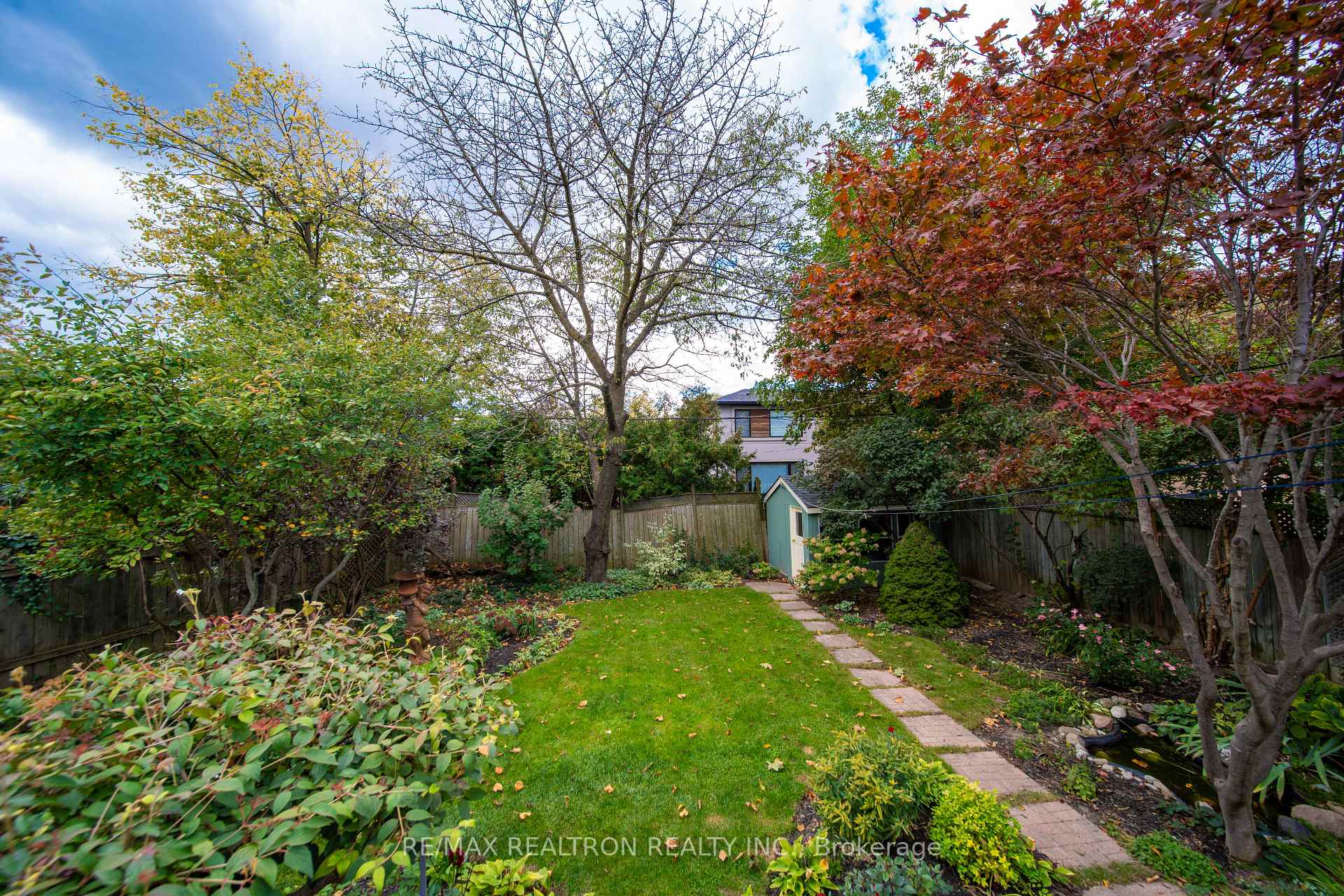 Photo 39 of 79 Paperbirch Drive, North York, Banbury-Don Mills — HOMEH