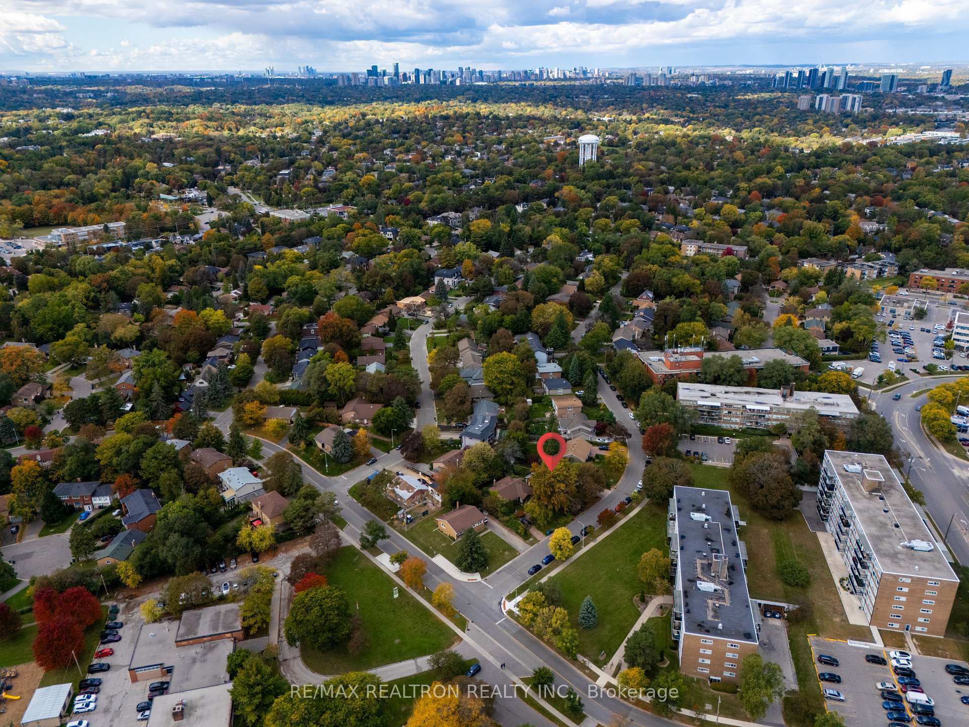 Photo 47 of 79 Paperbirch Drive, North York, Banbury-Don Mills — HOMEH