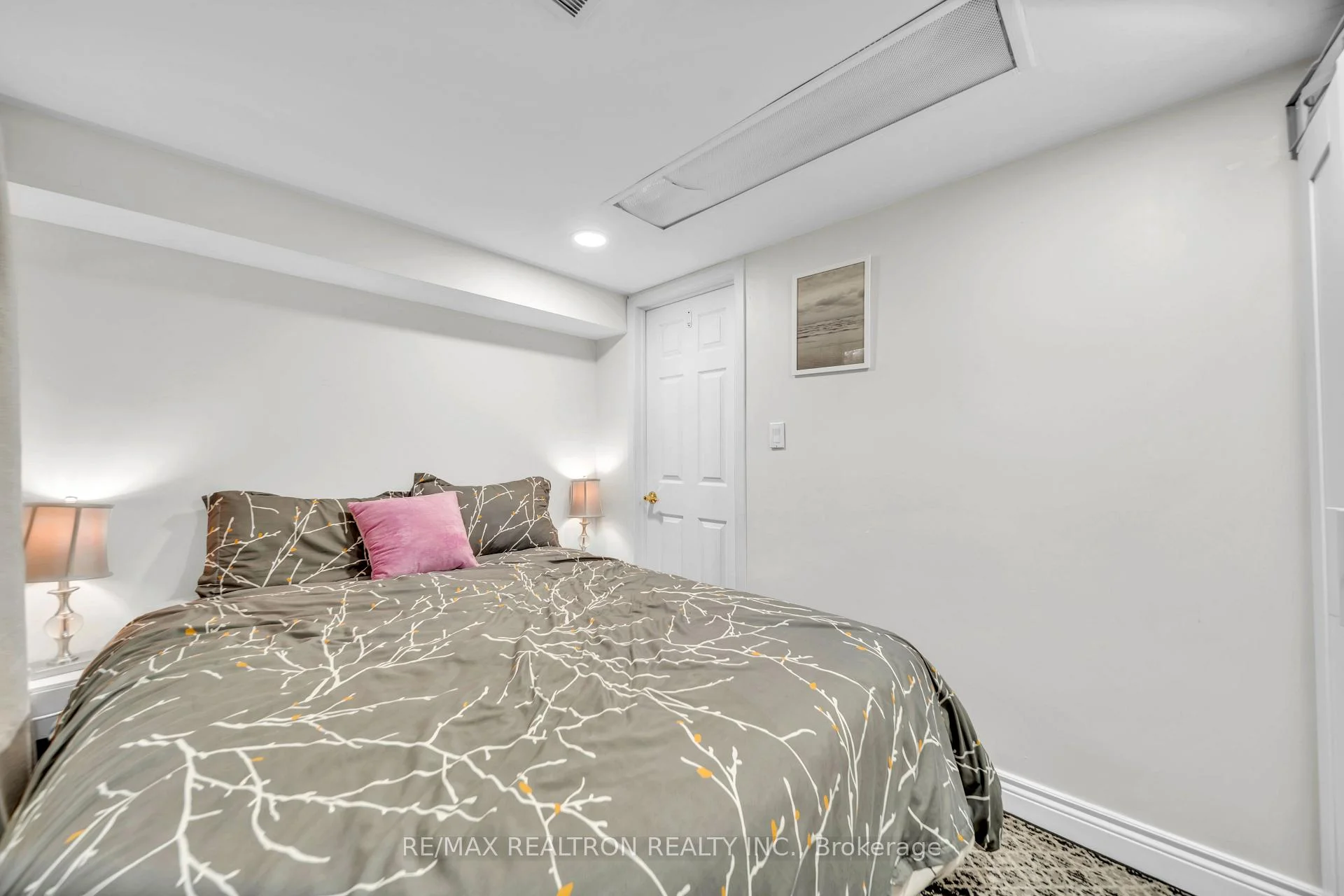 Photo 34 of 79 Paperbirch Drive, North York, Banbury-Don Mills — HOMEH