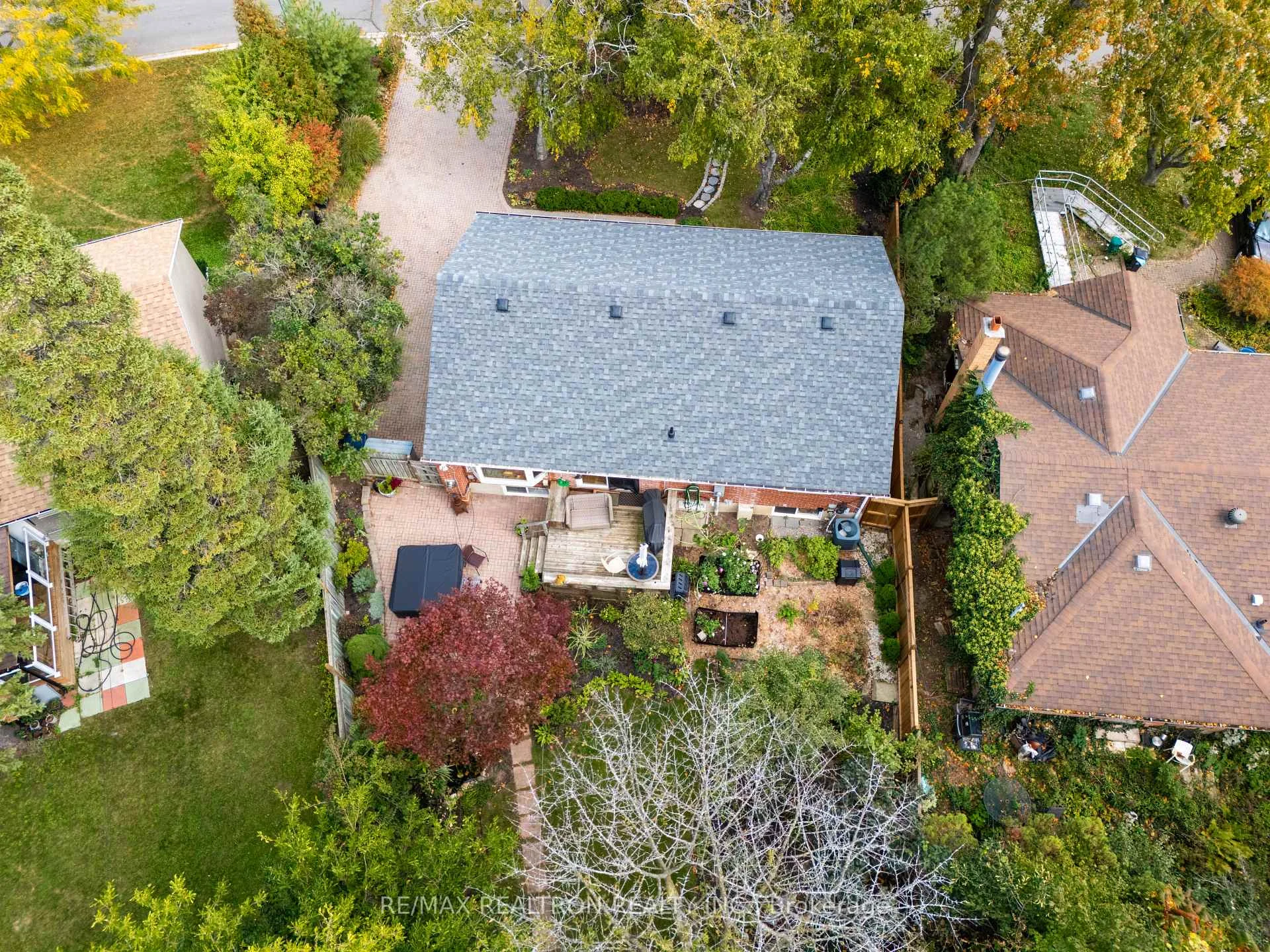 Photo 53 of 79 Paperbirch Drive, North York, Banbury-Don Mills — HOMEH