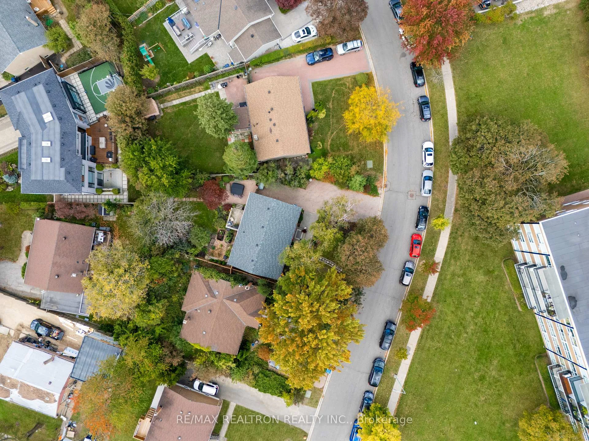 Photo 54 of 79 Paperbirch Drive, North York, Banbury-Don Mills — HOMEH