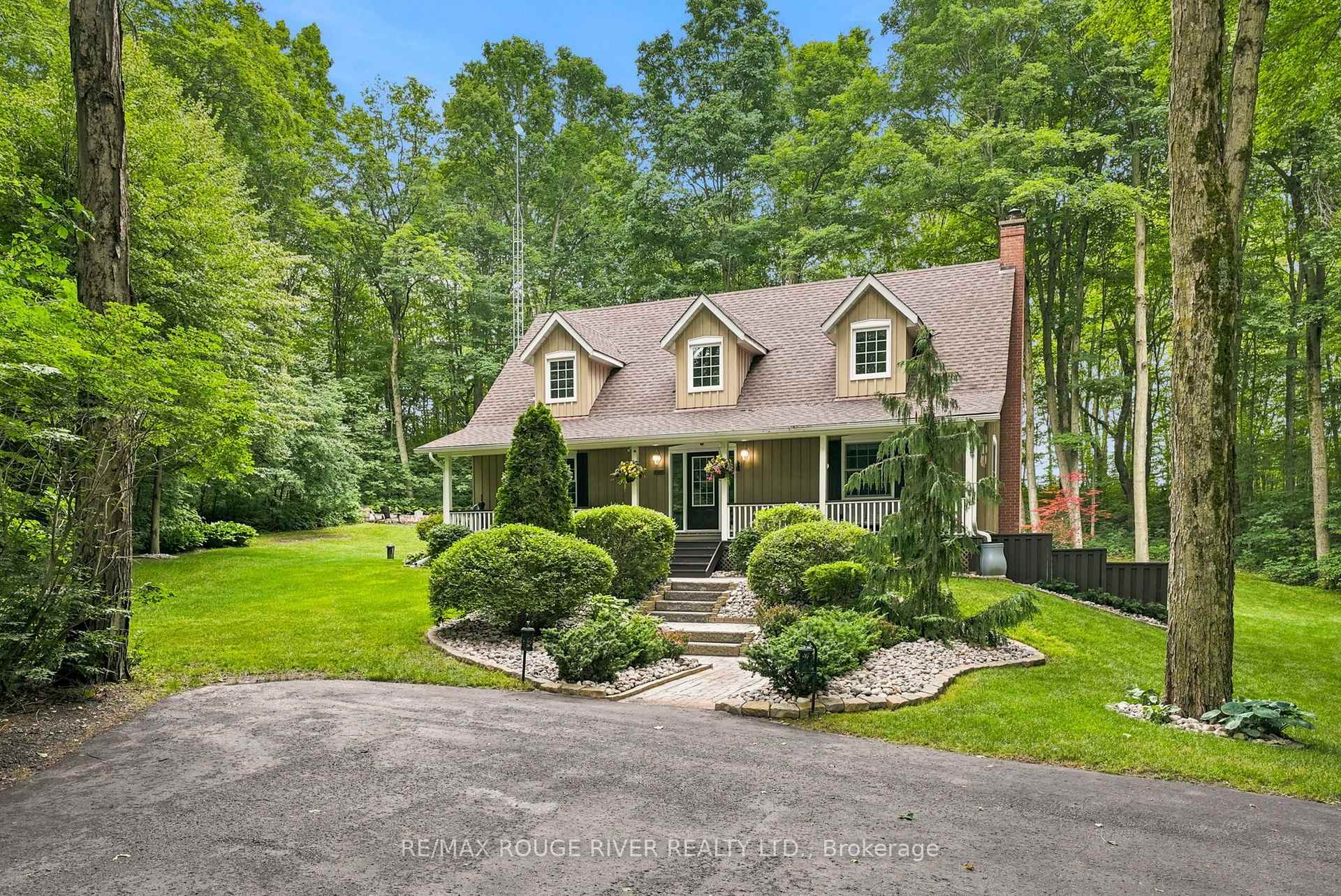 Photo of 2774 Les Davey Road
