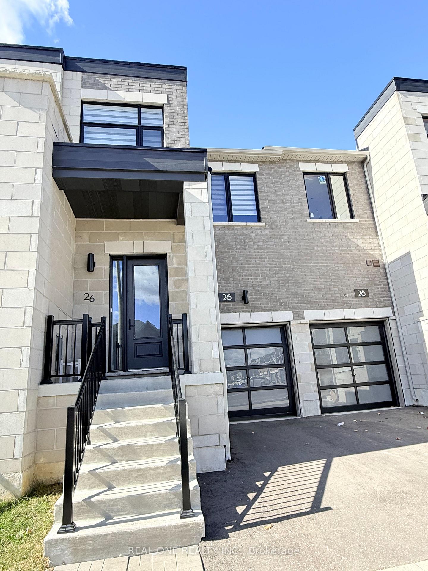 Photo 4 of 26 Yarl Drive, Markham, Middlefield — HOMEH