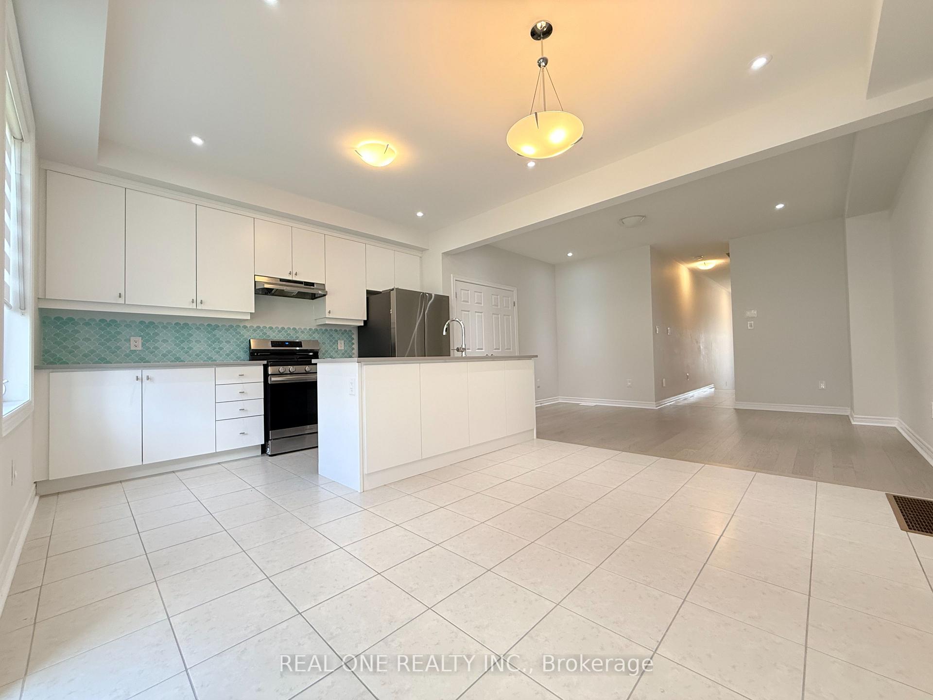 Photo 9 of 26 Yarl Drive, Markham, Middlefield — HOMEH