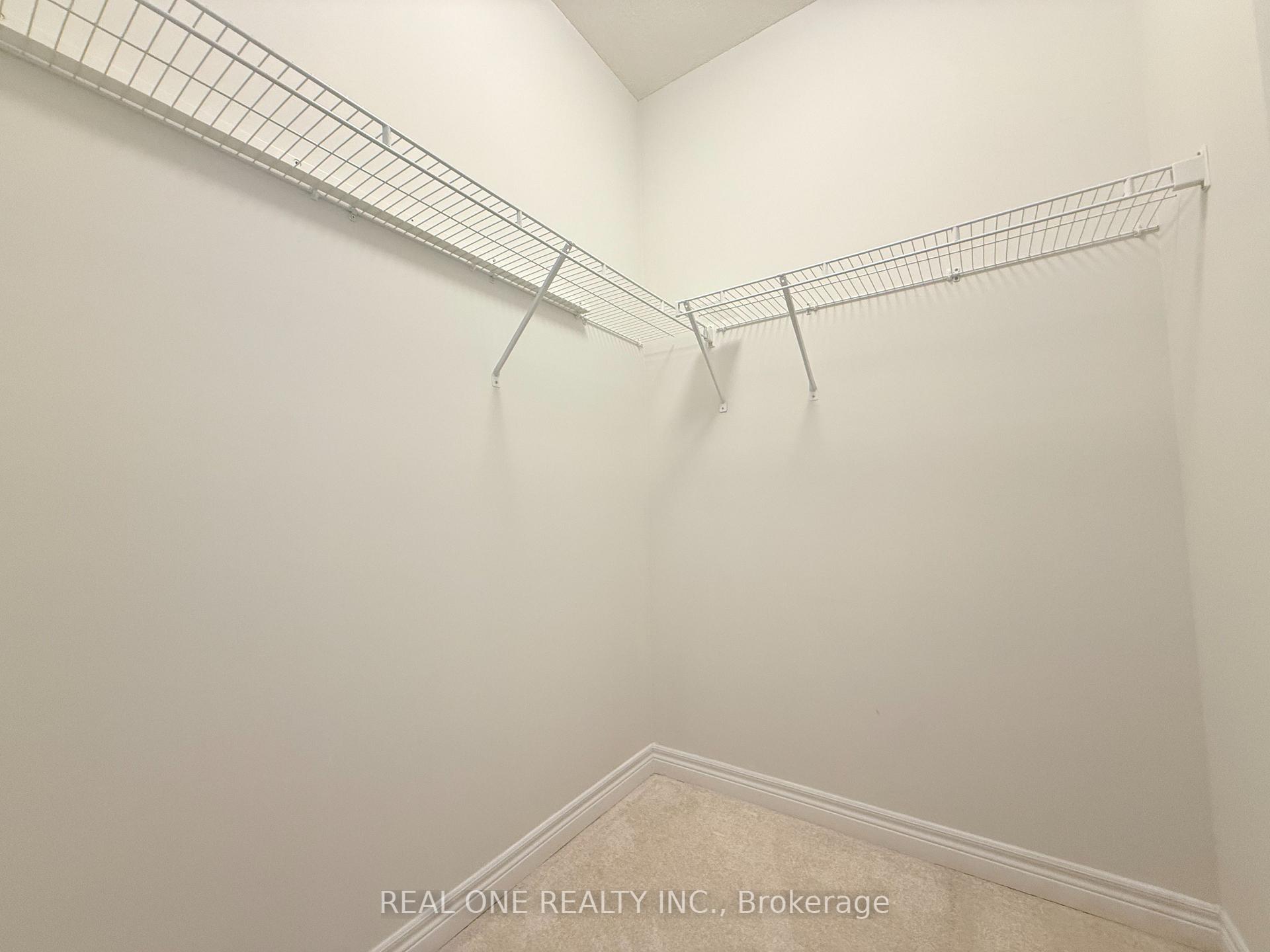 Photo 16 of 26 Yarl Drive, Markham, Middlefield — HOMEH