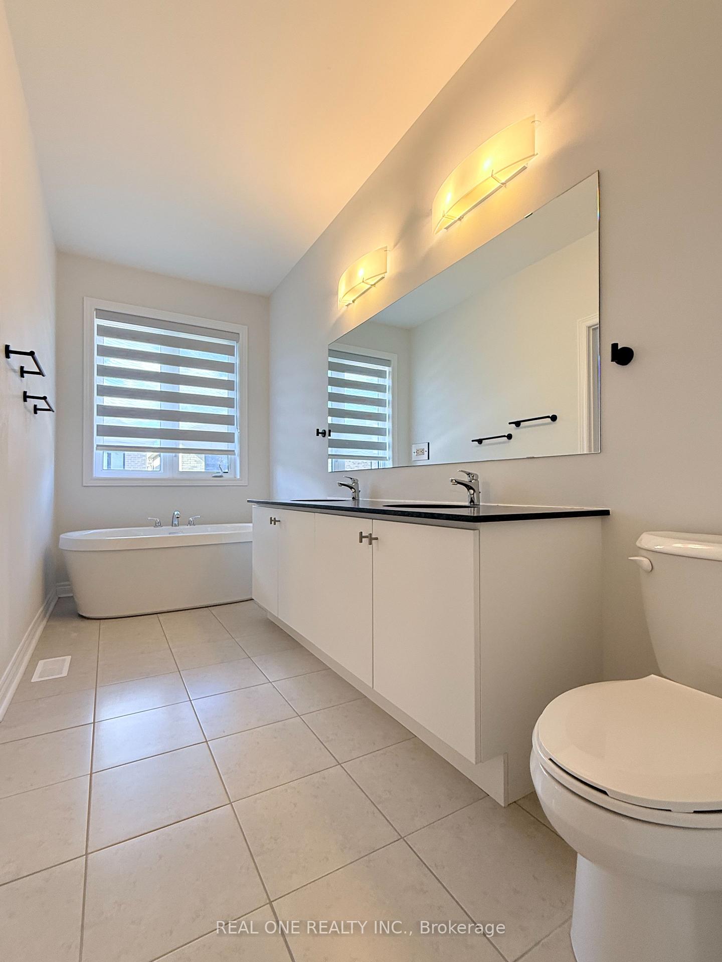 Photo 20 of 26 Yarl Drive, Markham, Middlefield — HOMEH